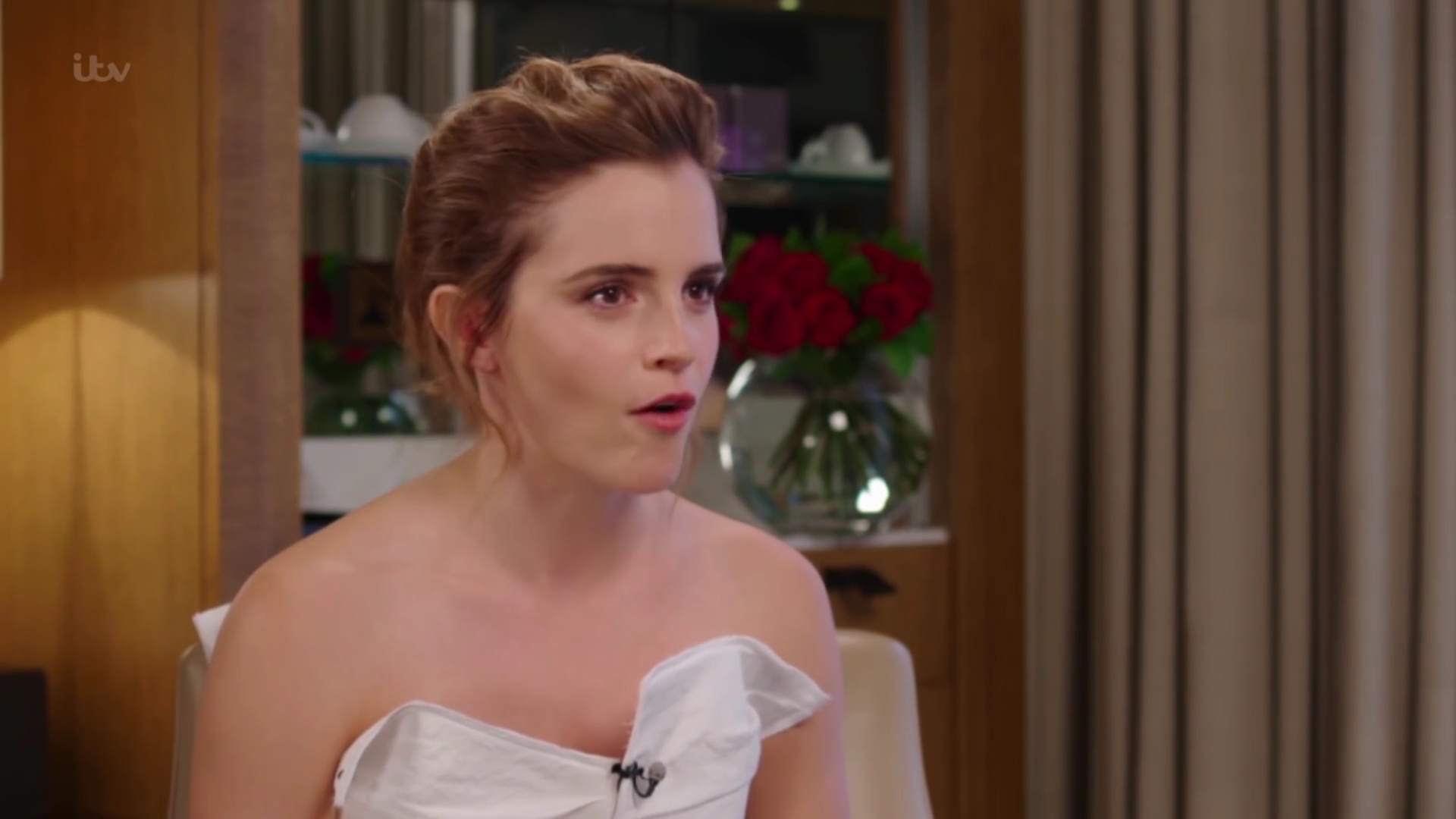 EmmaWatsonFan-dot-nl_2017Lorraine0416.jpg