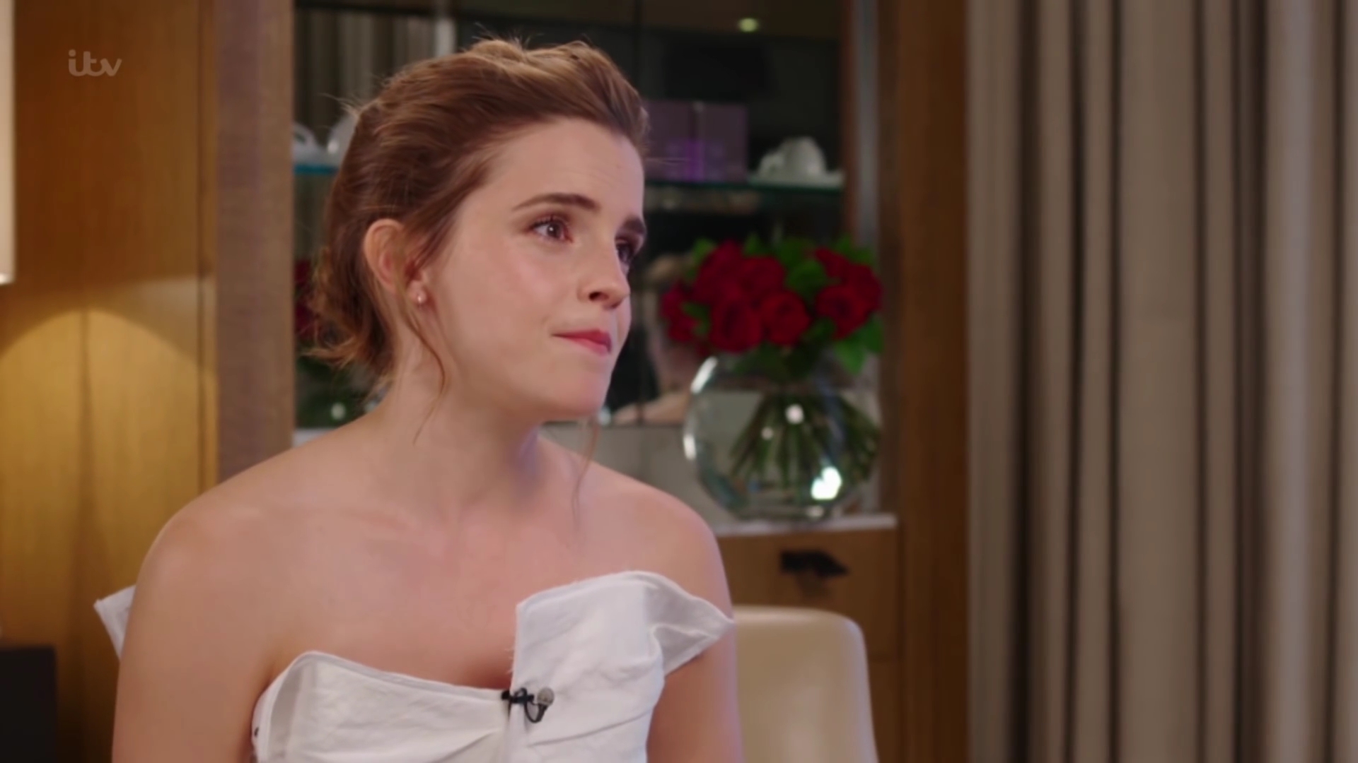 EmmaWatsonFan-dot-nl_2017Lorraine0423.jpg EmmaWatsonFan-dot-nl_2017Lorraine0423.jpg