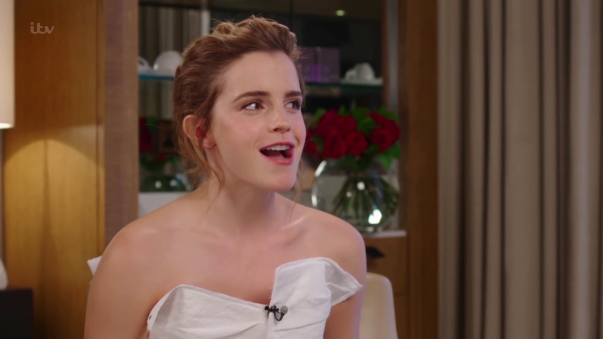 EmmaWatsonFan-dot-nl_2017Lorraine0437.jpg
