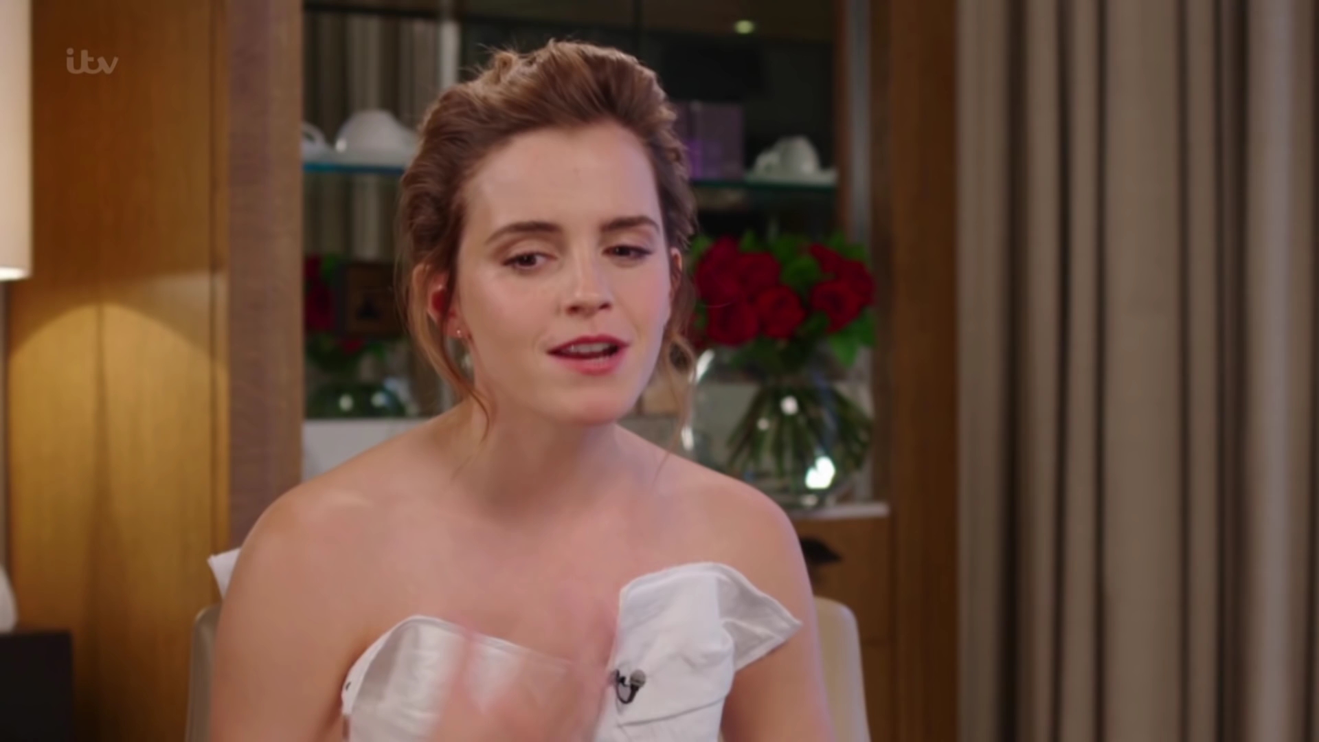 EmmaWatsonFan-dot-nl_2017Lorraine0439.jpg EmmaWatsonFan-dot-nl_2017Lorraine0439.jpg