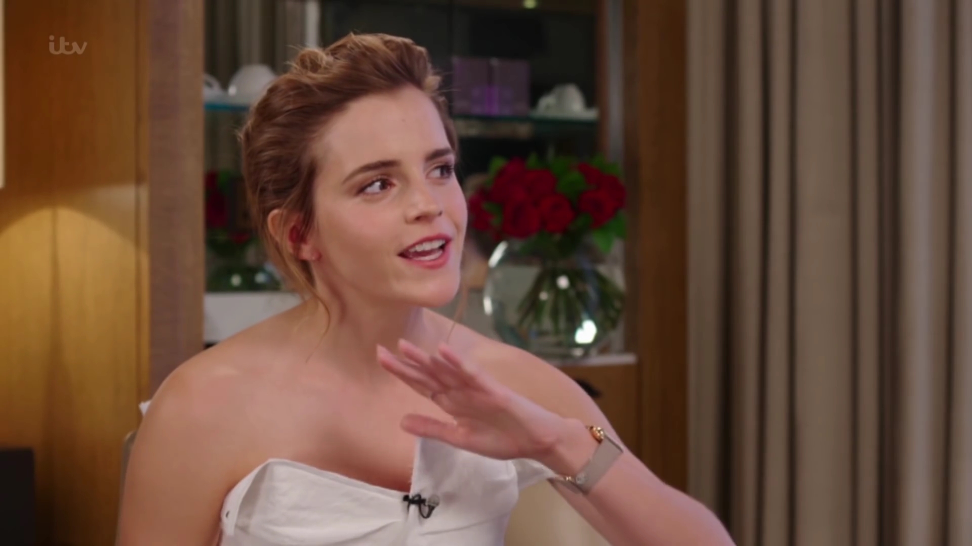 EmmaWatsonFan-dot-nl_2017Lorraine0511.jpg