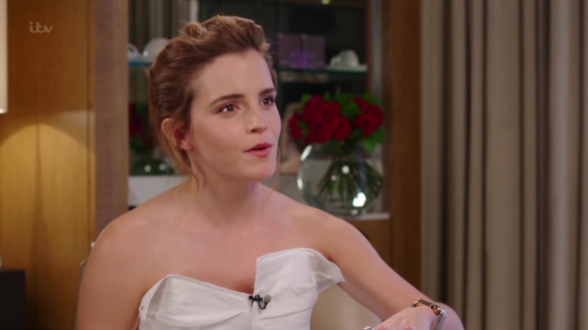 EmmaWatsonFan-dot-nl_2017Lorraine0512.jpg