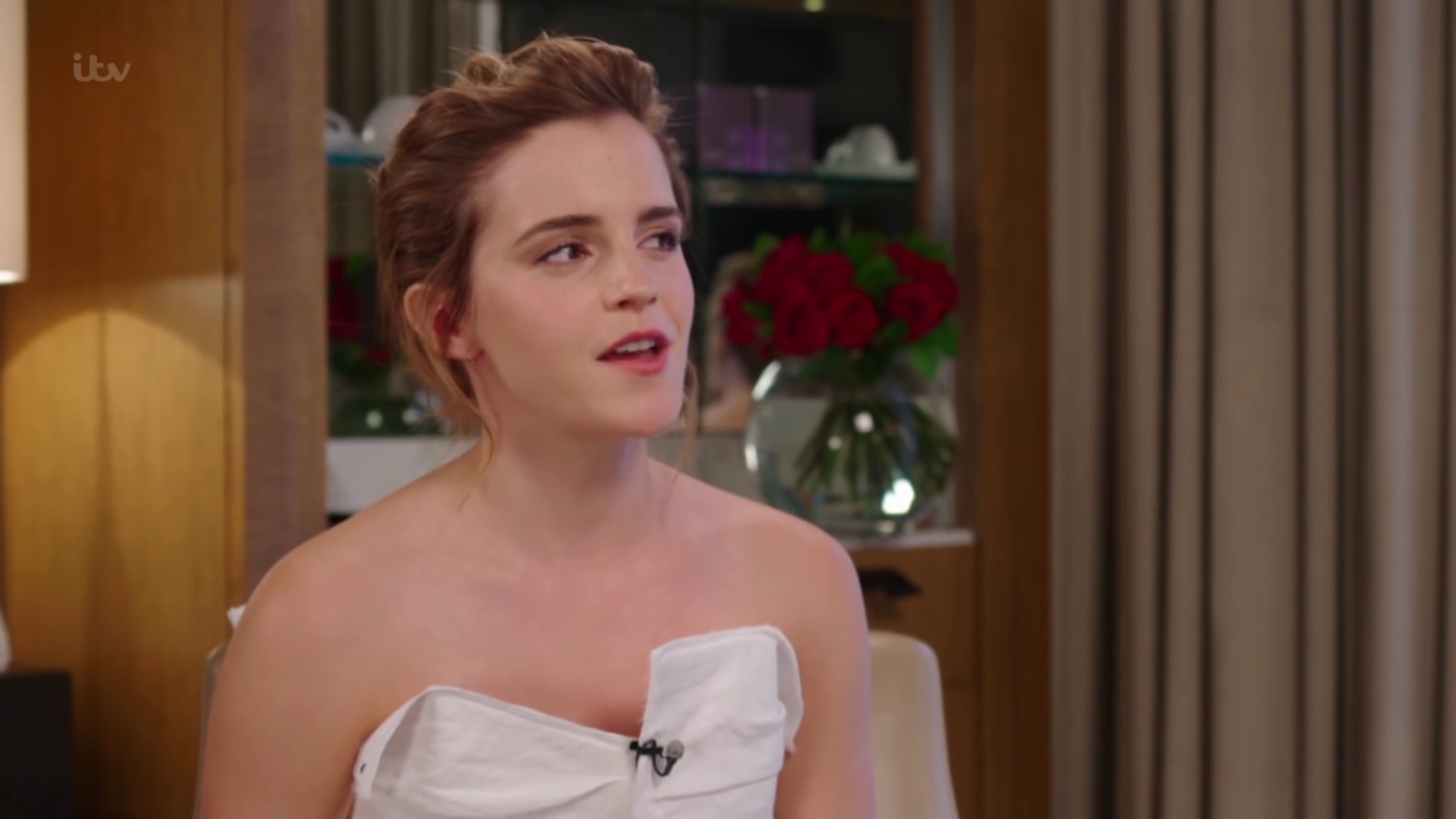 EmmaWatsonFan-dot-nl_2017Lorraine0514.jpg