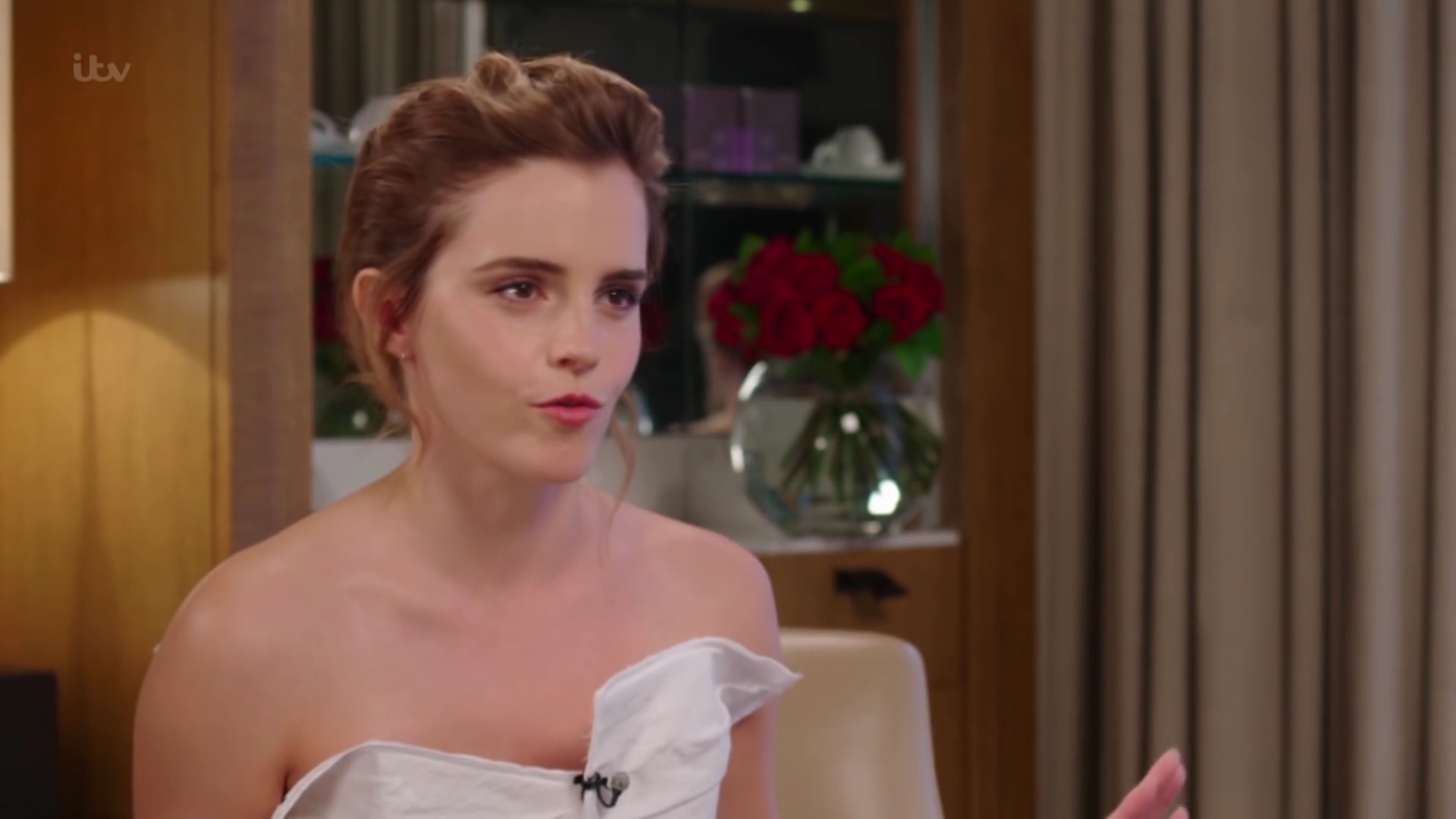 EmmaWatsonFan-dot-nl_2017Lorraine0525.jpg