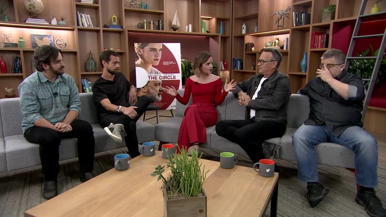 EmmaWatsonFan-dot-nl_TheCircle-TwitterQandA2207.jpg