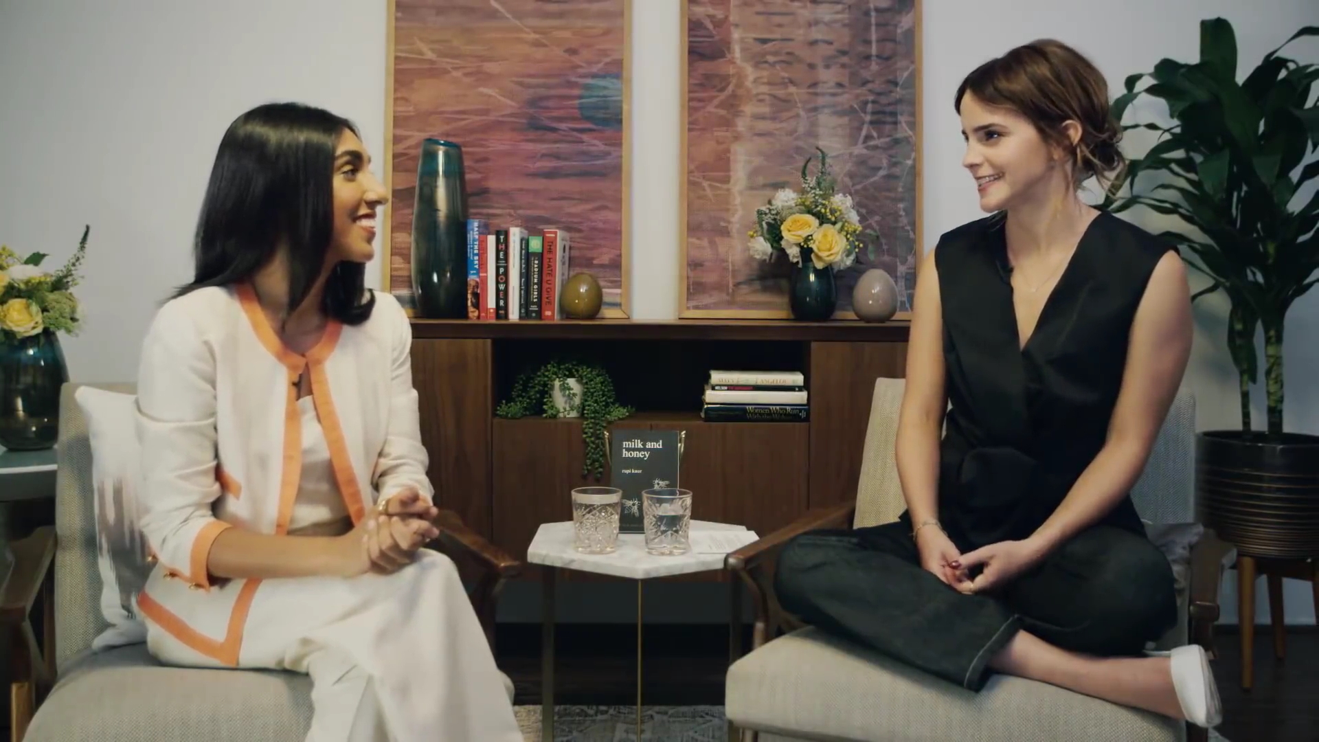 EmmaWatsonFan-dot-NL_2018OurSharedShelfWithRupiKaur0026.jpg