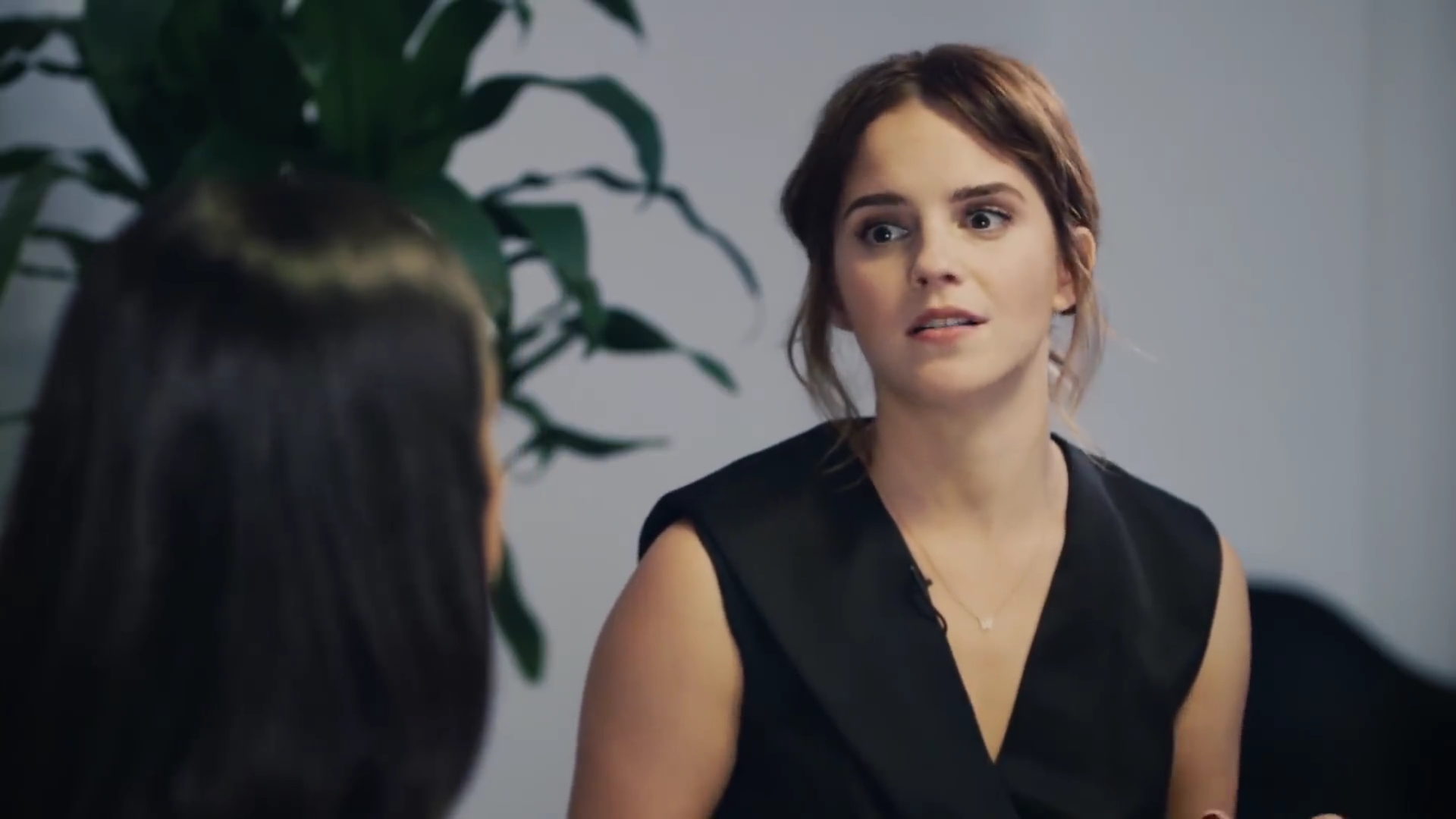 EmmaWatsonFan-dot-NL_2018OurSharedShelfWithRupiKaur0154.jpg EmmaWatsonFan-dot-NL_2018OurSharedShelfWithRupiKaur0154.jpg
