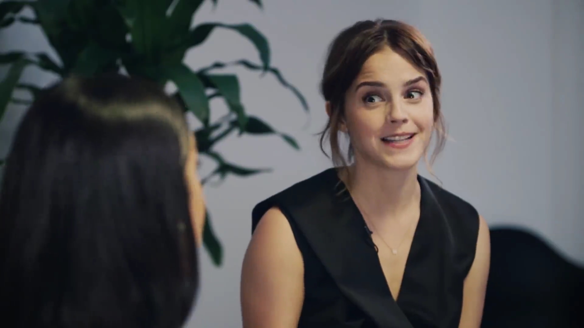 EmmaWatsonFan-dot-NL_2018OurSharedShelfWithRupiKaur0295.jpg EmmaWatsonFan-dot-NL_2018OurSharedShelfWithRupiKaur0295.jpg