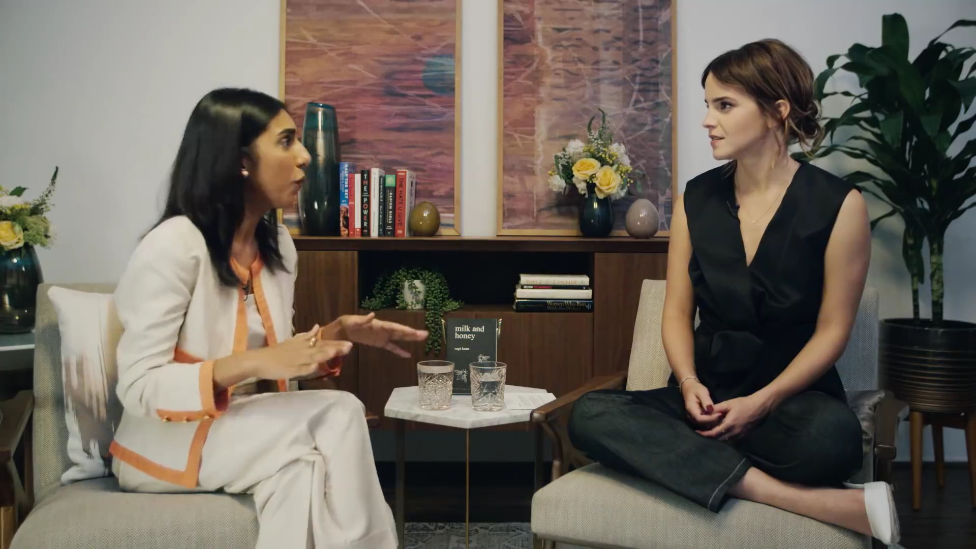 EmmaWatsonFan-dot-NL_2018OurSharedShelfWithRupiKaur0982.jpg EmmaWatsonFan-dot-NL_2018OurSharedShelfWithRupiKaur0982.jpg