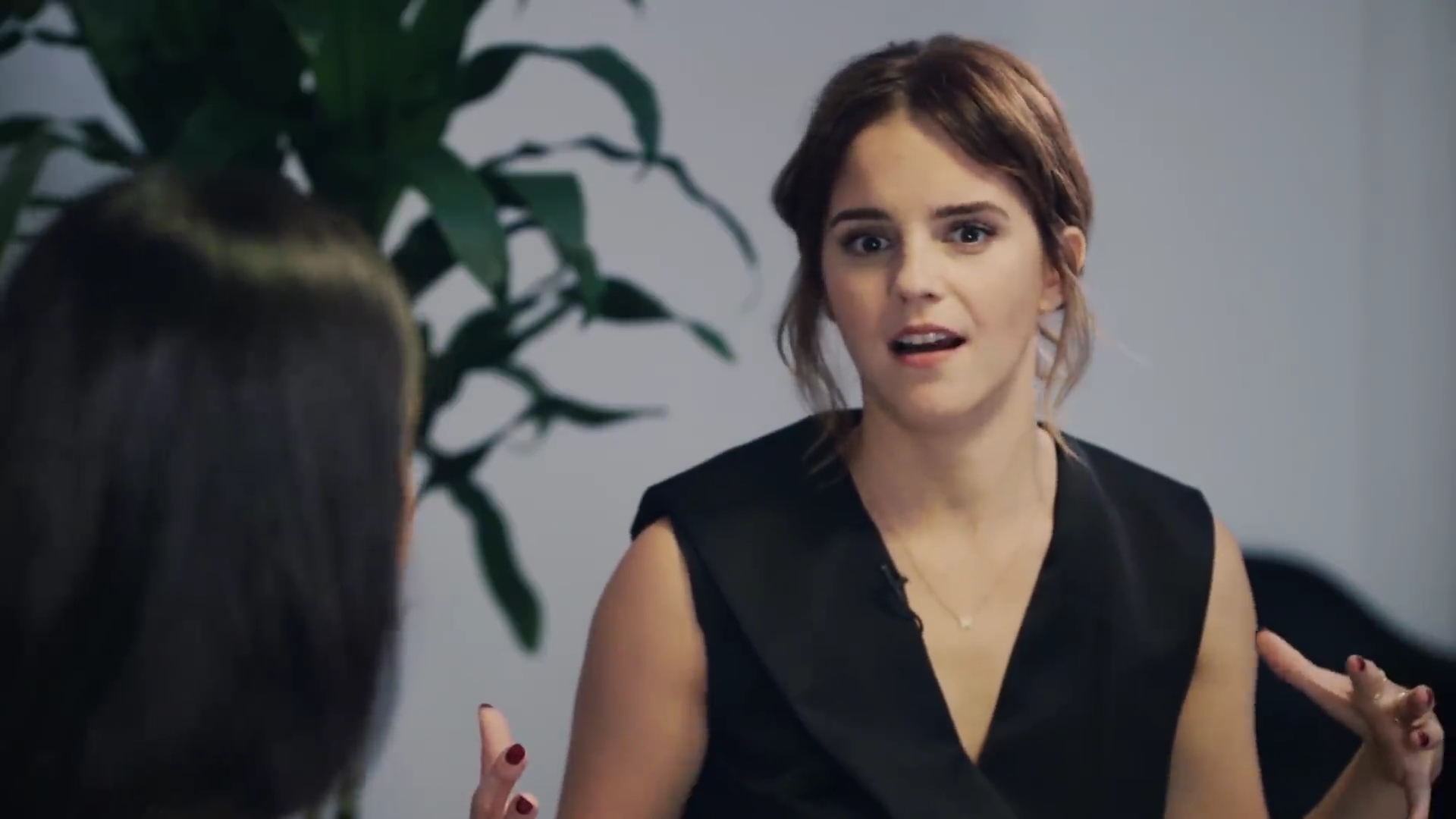 EmmaWatsonFan-dot-NL_2018OurSharedShelfWithRupiKaur1069.jpg EmmaWatsonFan-dot-NL_2018OurSharedShelfWithRupiKaur1069.jpg