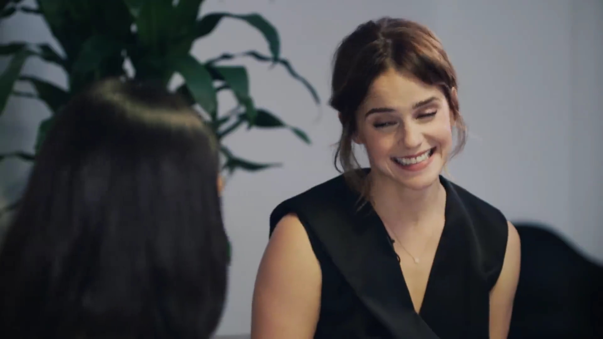 EmmaWatsonFan-dot-NL_2018OurSharedShelfWithRupiKaur1689.jpg
