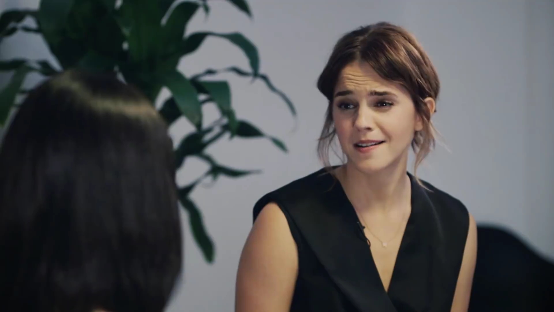 EmmaWatsonFan-dot-NL_2018OurSharedShelfWithRupiKaur2319.jpg EmmaWatsonFan-dot-NL_2018OurSharedShelfWithRupiKaur2319.jpg