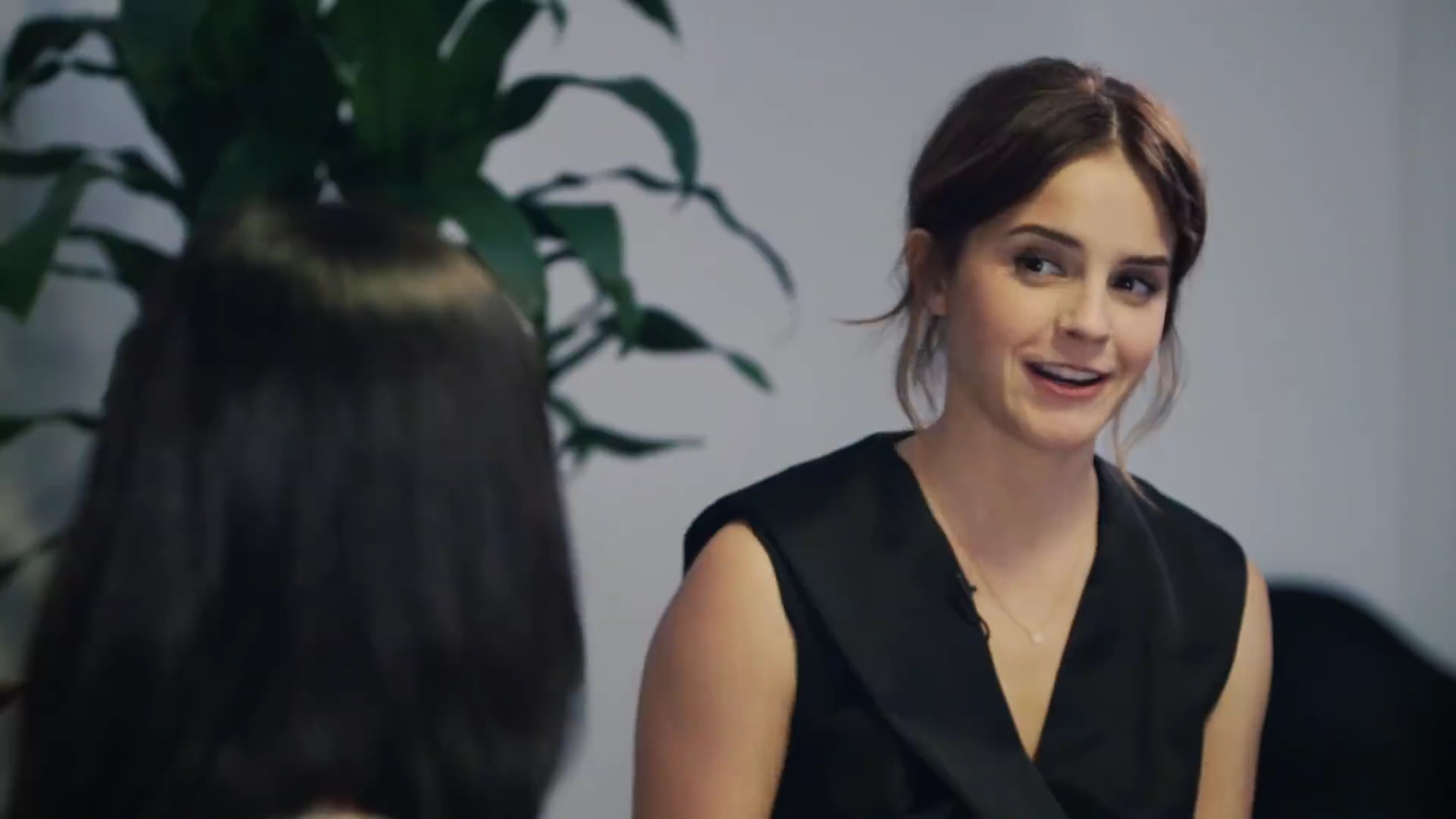 EmmaWatsonFan-dot-NL_2018OurSharedShelfWithRupiKaur2358.jpg EmmaWatsonFan-dot-NL_2018OurSharedShelfWithRupiKaur2358.jpg