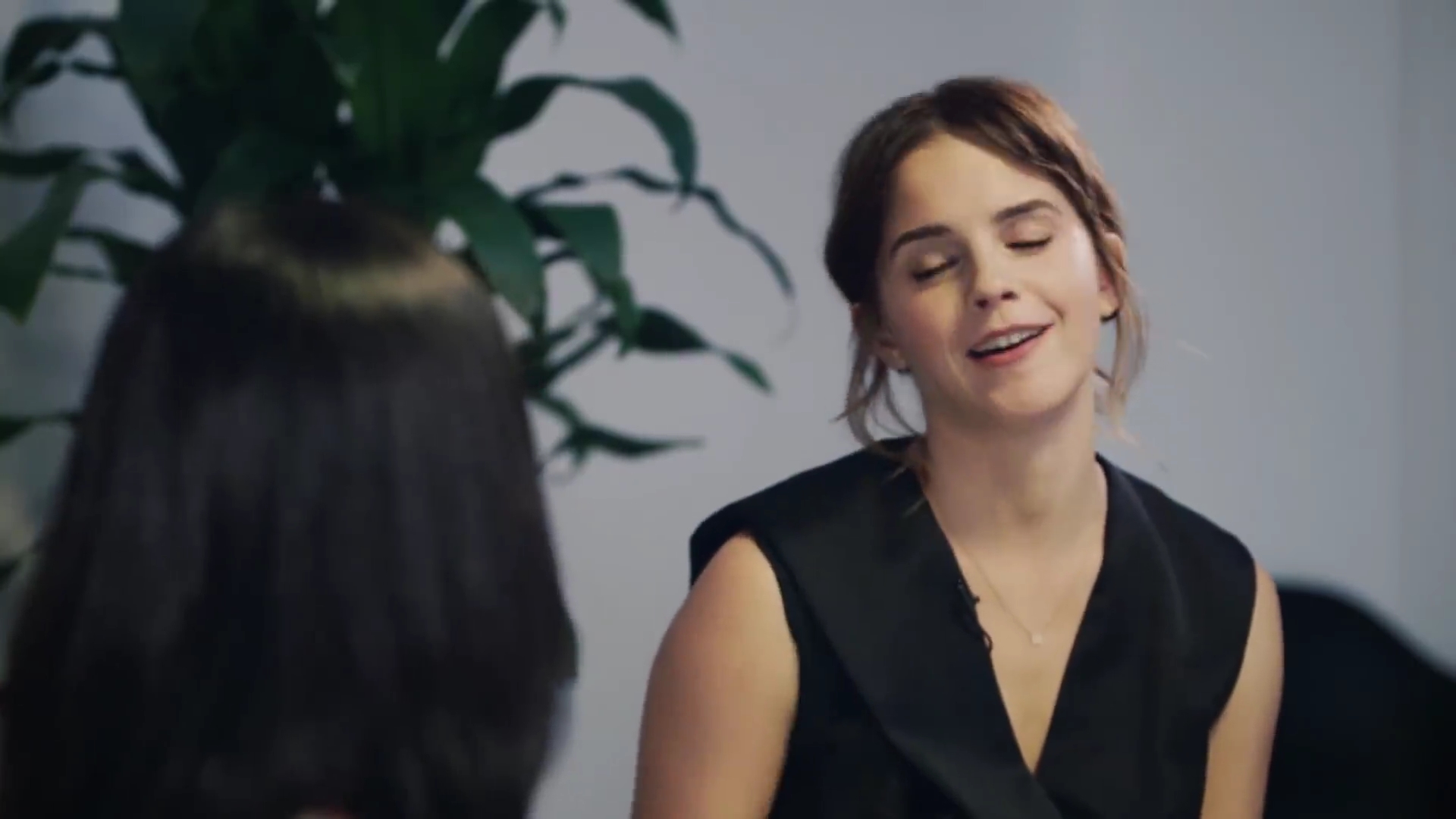 EmmaWatsonFan-dot-NL_2018OurSharedShelfWithRupiKaur2360.jpg EmmaWatsonFan-dot-NL_2018OurSharedShelfWithRupiKaur2360.jpg
