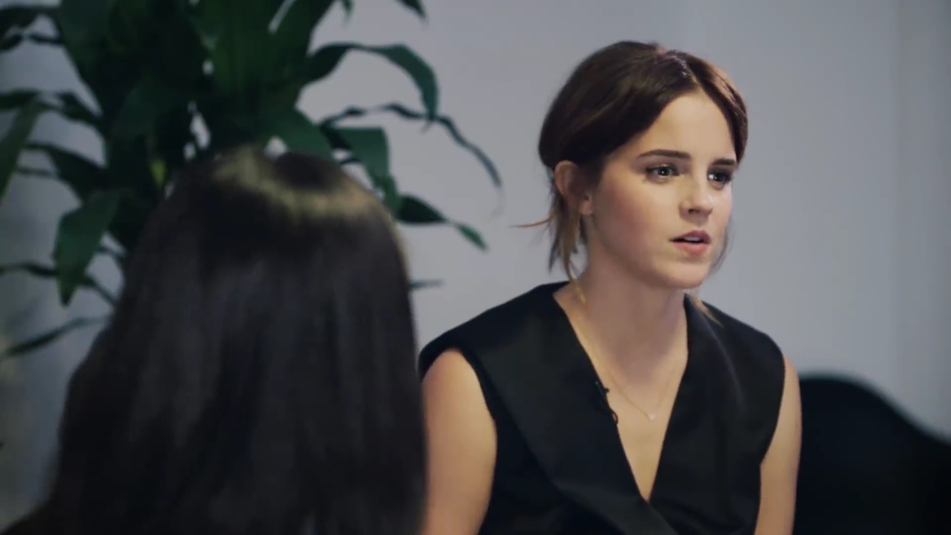 EmmaWatsonFan-dot-NL_2018OurSharedShelfWithRupiKaur2491.jpg EmmaWatsonFan-dot-NL_2018OurSharedShelfWithRupiKaur2491.jpg