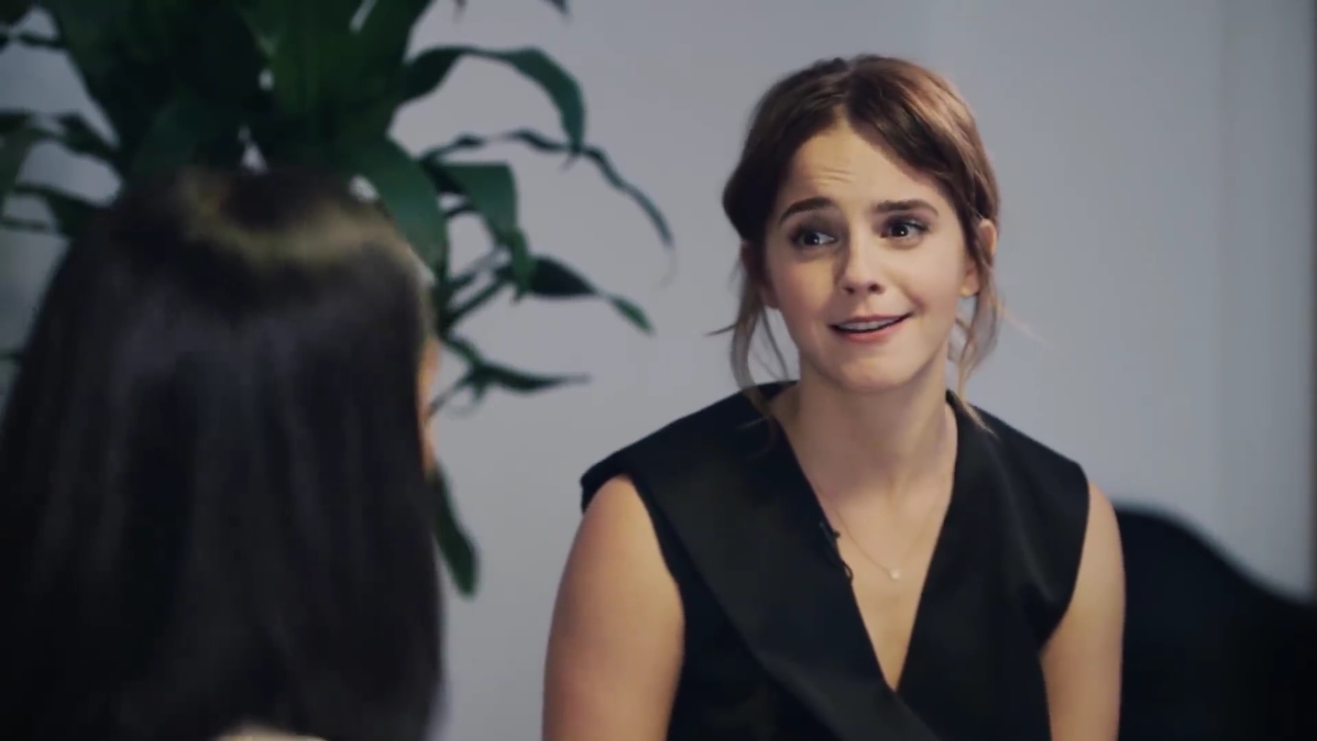 EmmaWatsonFan-dot-NL_2018OurSharedShelfWithRupiKaur2797.jpg EmmaWatsonFan-dot-NL_2018OurSharedShelfWithRupiKaur2797.jpg
