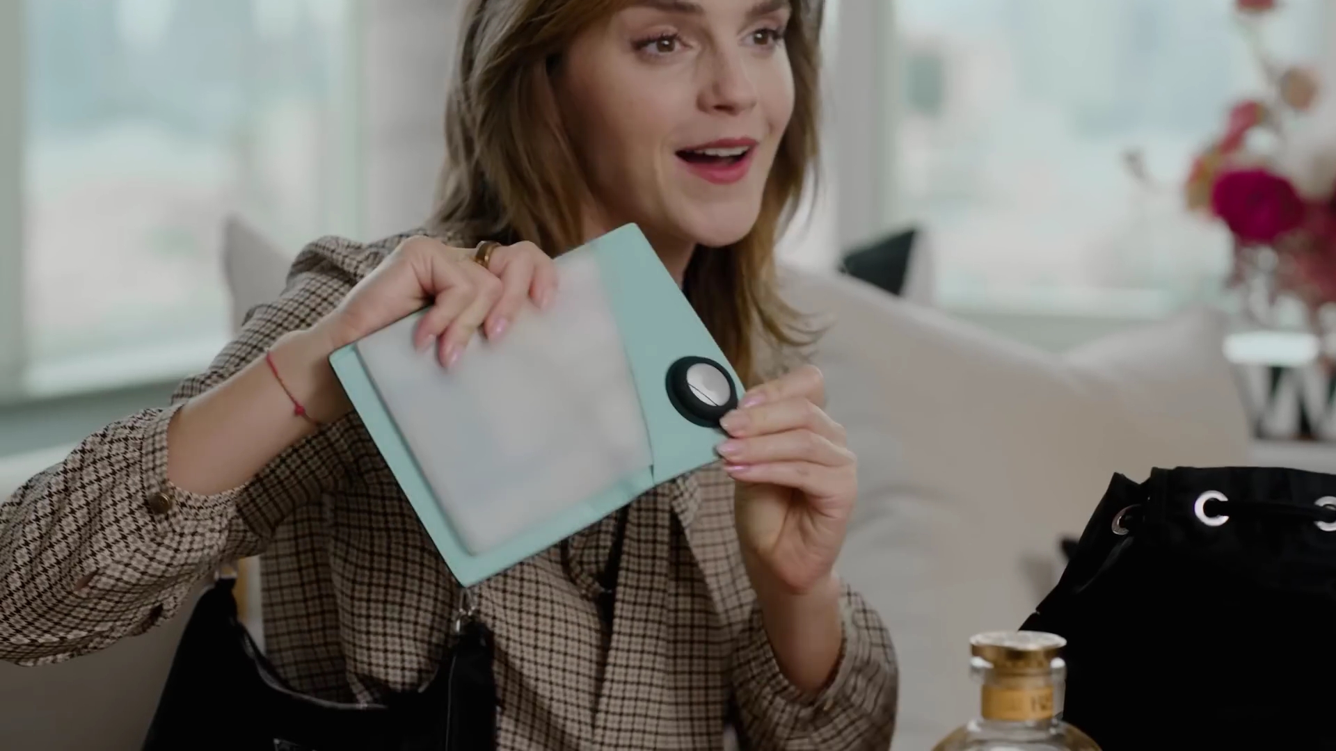 EmmaWatsonFan-dot-nl-2023Vouge-InsideEmmasPradaBackpack0051.jpg EmmaWatsonFan-dot-nl-2023Vouge-InsideEmmasPradaBackpack0051.jpg