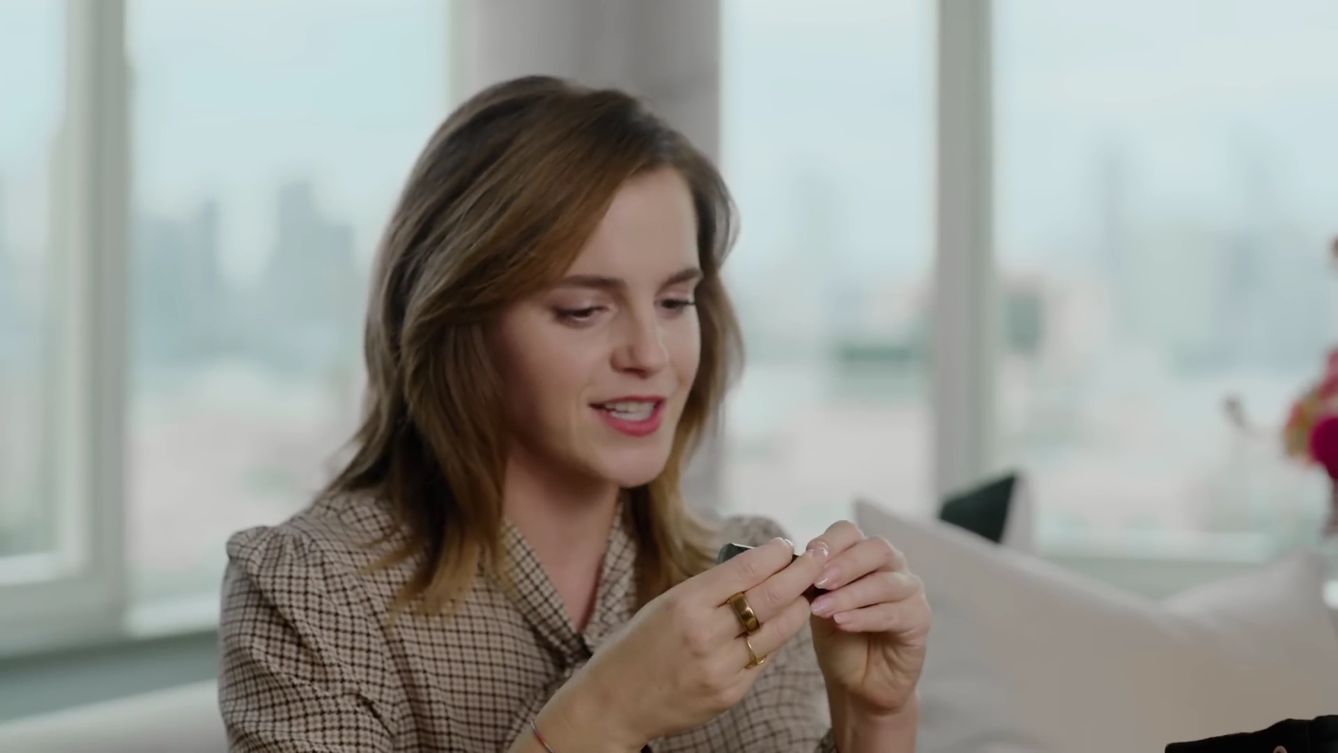 EmmaWatsonFan-dot-nl-2023Vouge-InsideEmmasPradaBackpack0124.jpg EmmaWatsonFan-dot-nl-2023Vouge-InsideEmmasPradaBackpack0124.jpg