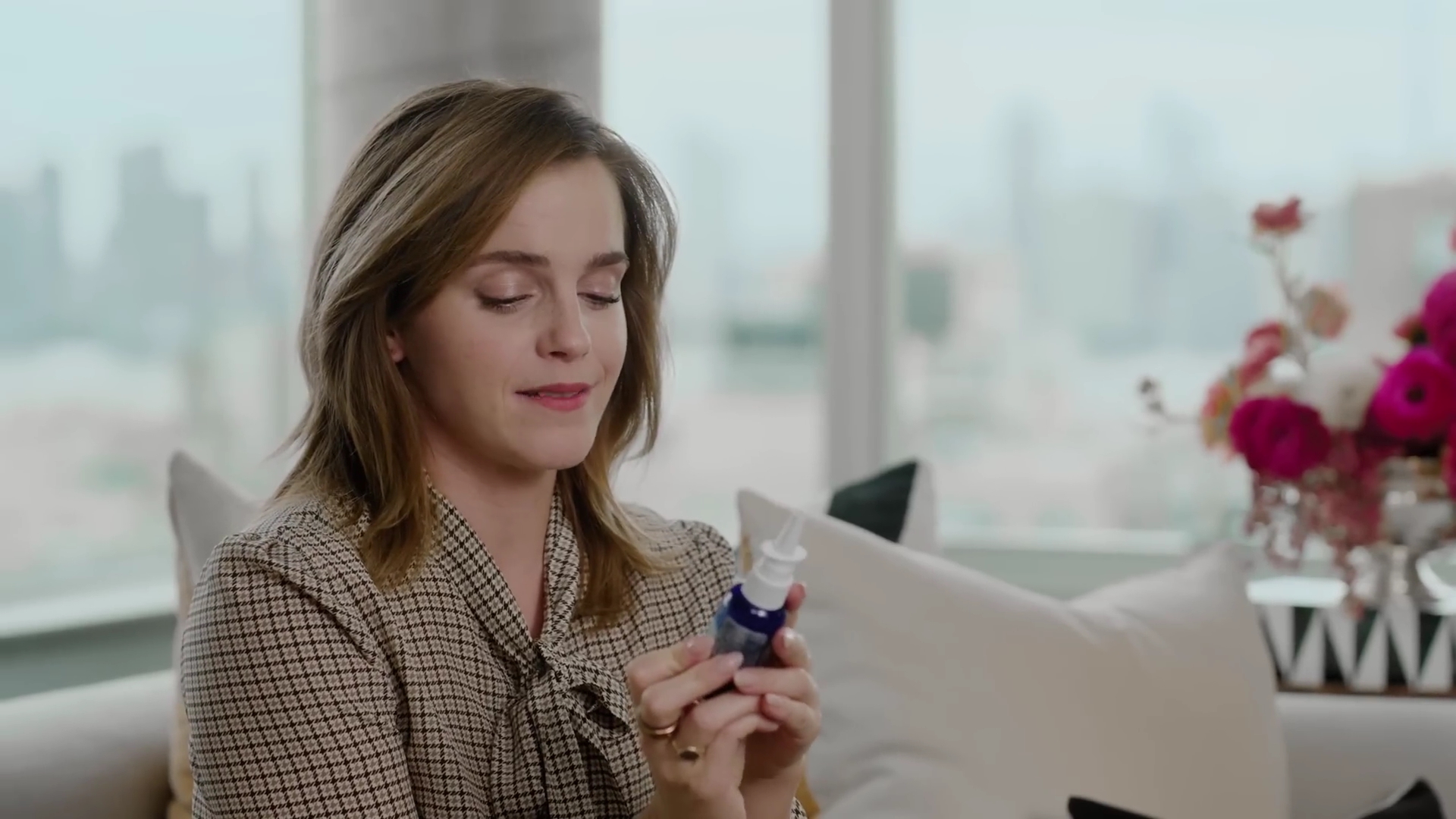 EmmaWatsonFan-dot-nl-2023Vouge-InsideEmmasPradaBackpack0342.jpg EmmaWatsonFan-dot-nl-2023Vouge-InsideEmmasPradaBackpack0342.jpg