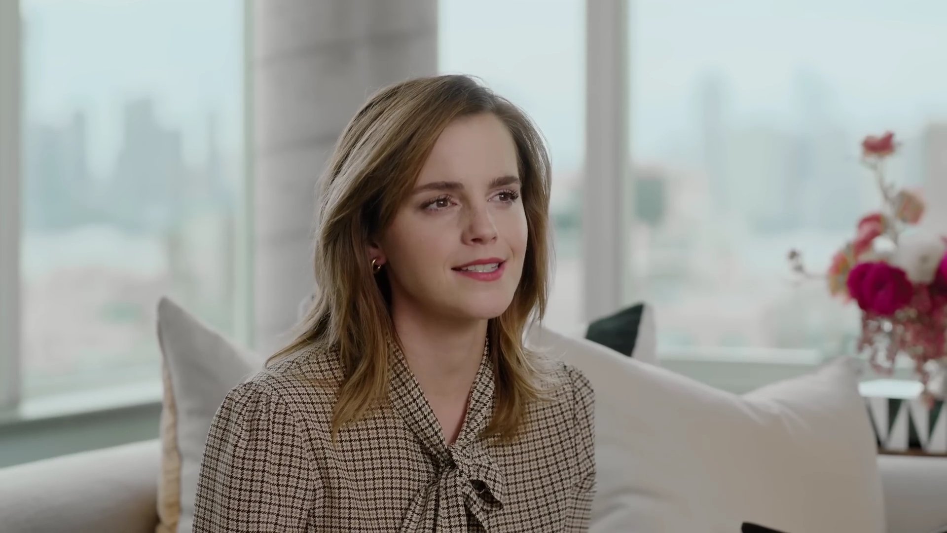 EmmaWatsonFan-dot-nl-2023Vouge-InsideEmmasPradaBackpack0414.jpg EmmaWatsonFan-dot-nl-2023Vouge-InsideEmmasPradaBackpack0414.jpg