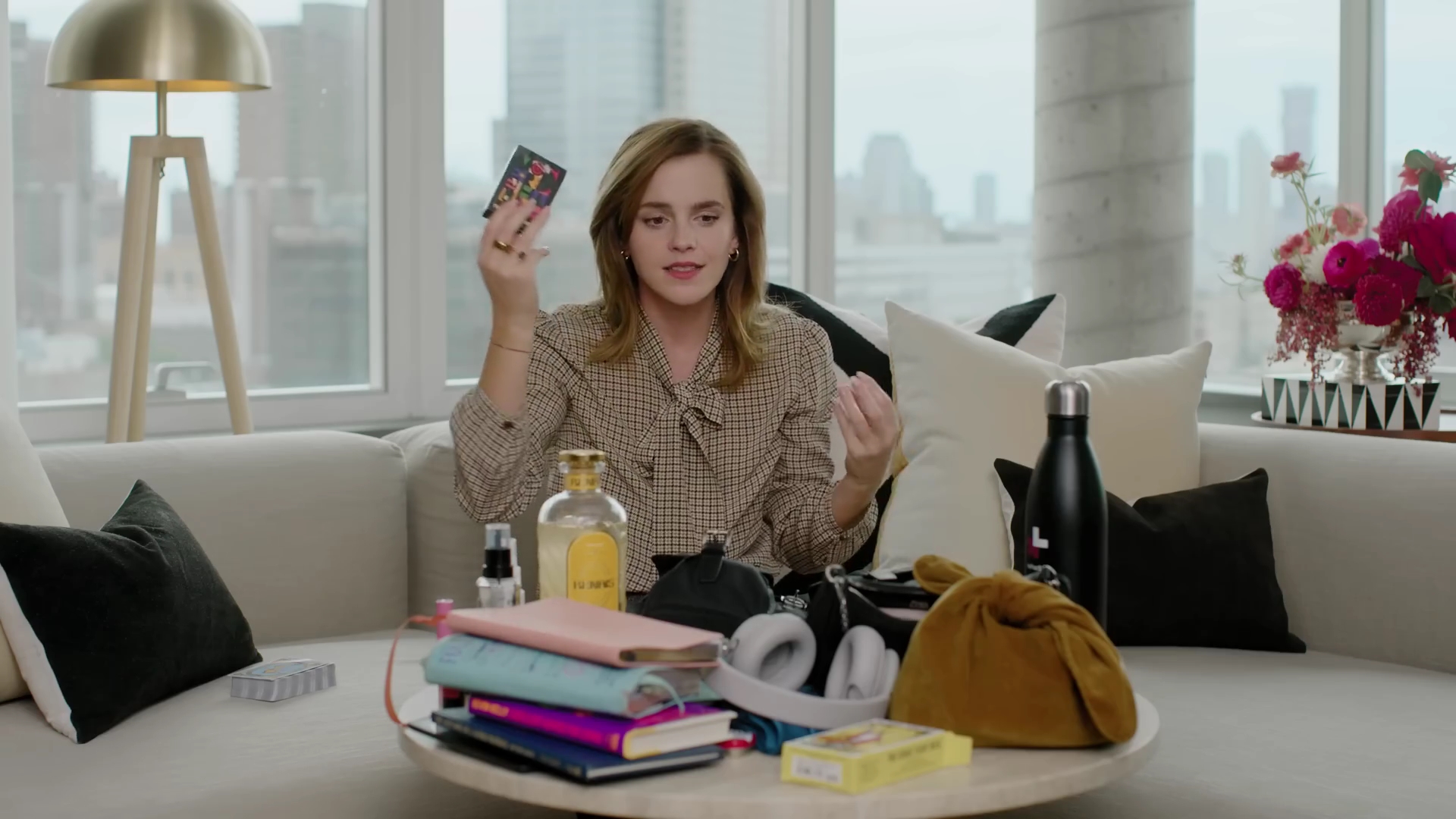 EmmaWatsonFan-dot-nl-2023Vouge-InsideEmmasPradaBackpack0437.jpg