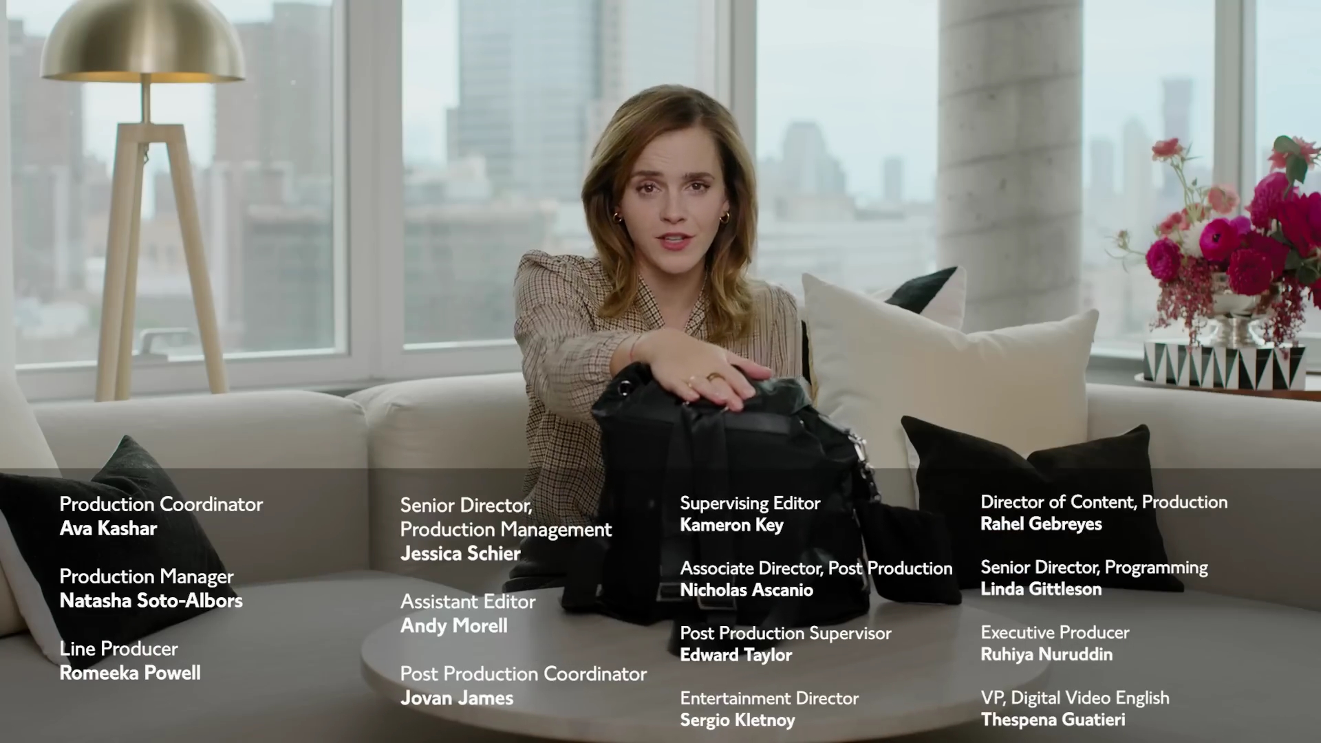 EmmaWatsonFan-dot-nl-2023Vouge-InsideEmmasPradaBackpack0455.jpg