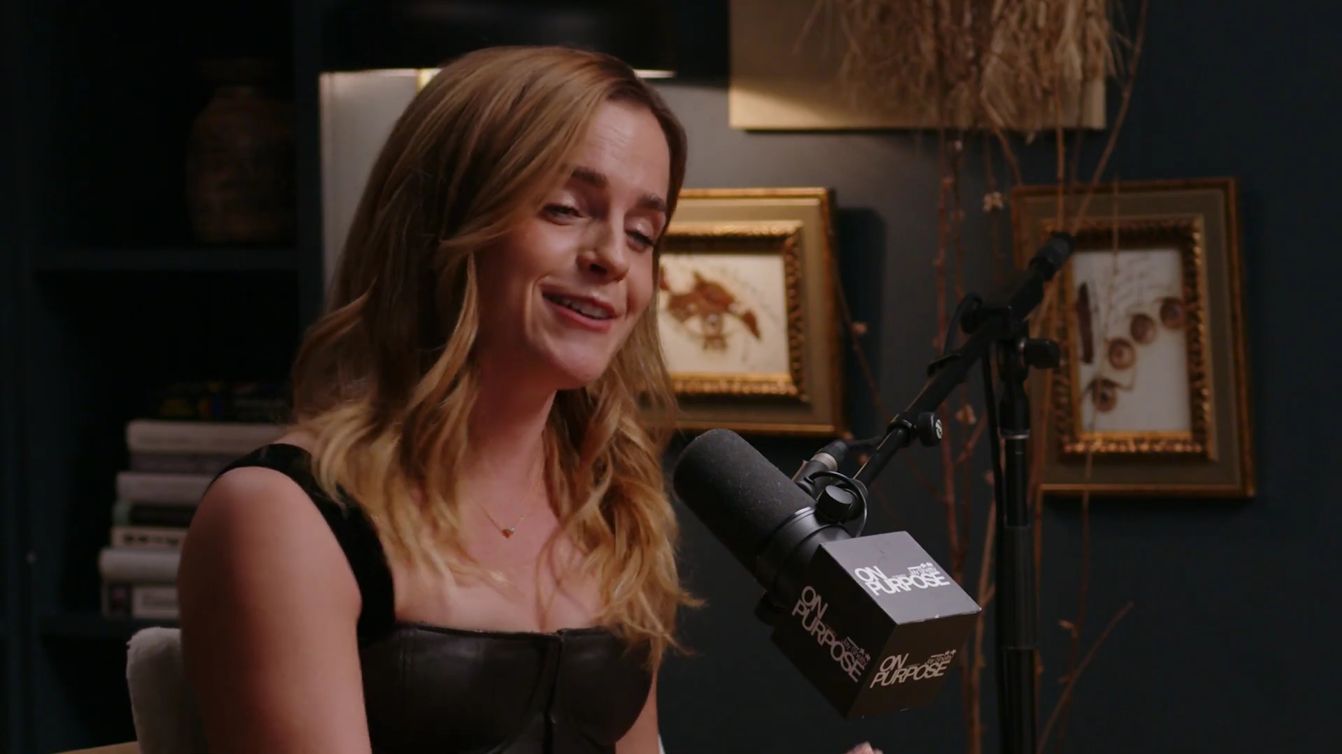 EmmaWatsonFan-dot-nl_2025OnPurposeWithJayShetty0179.jpg