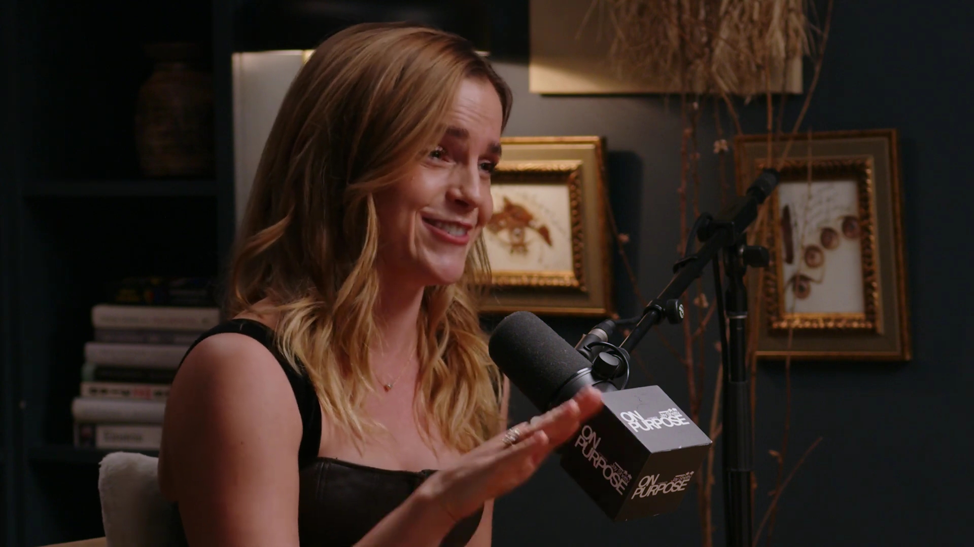 EmmaWatsonFan-dot-nl_2025OnPurposeWithJayShetty0180.jpg