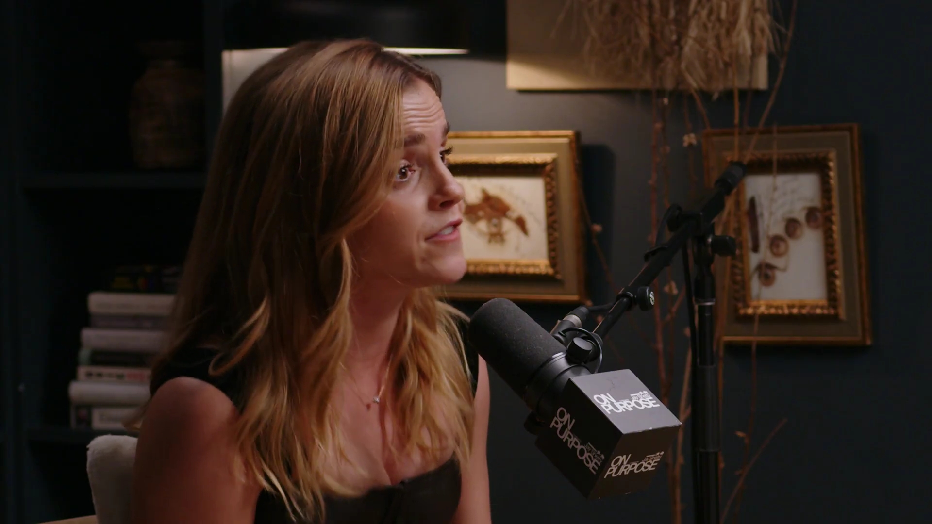 EmmaWatsonFan-dot-nl_2025OnPurposeWithJayShetty0204.jpg