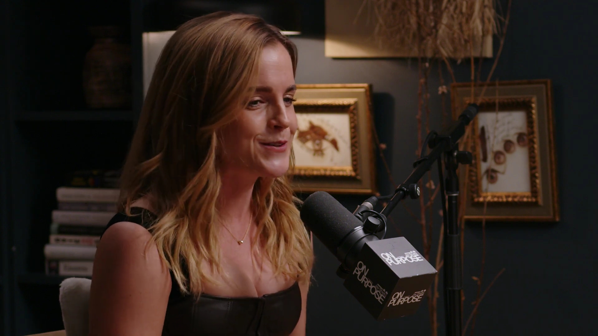 EmmaWatsonFan-dot-nl_2025OnPurposeWithJayShetty0240.jpg