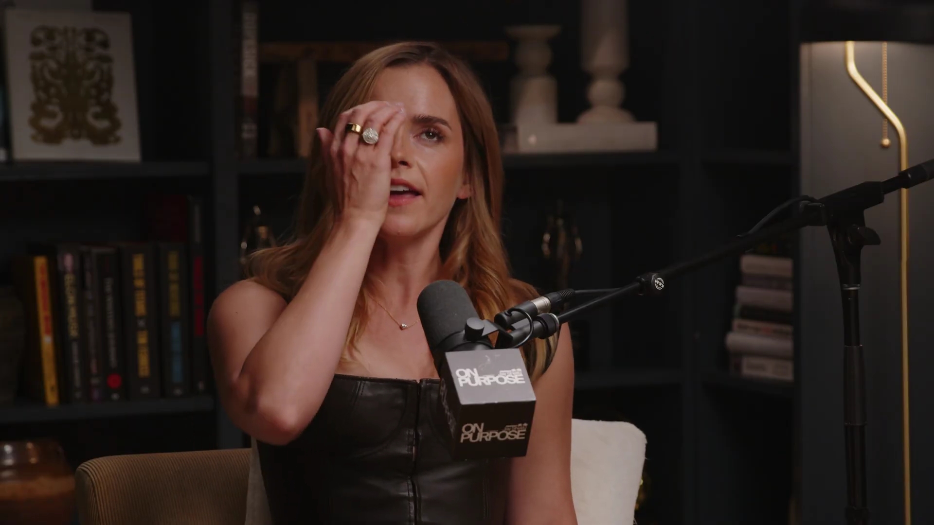 EmmaWatsonFan-dot-nl_2025OnPurposeWithJayShetty0492.jpg