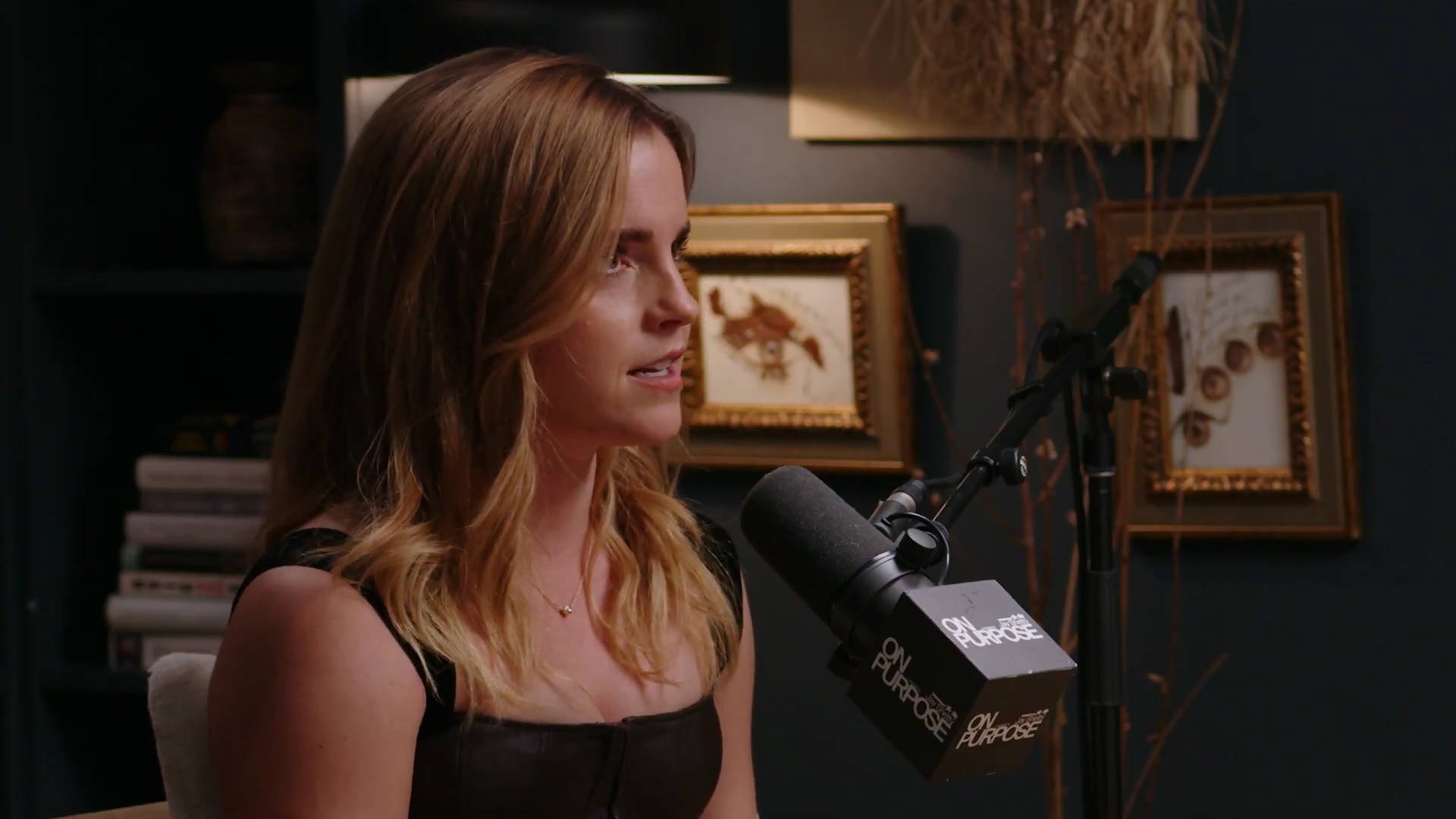 EmmaWatsonFan-dot-nl_2025OnPurposeWithJayShetty0864.jpg