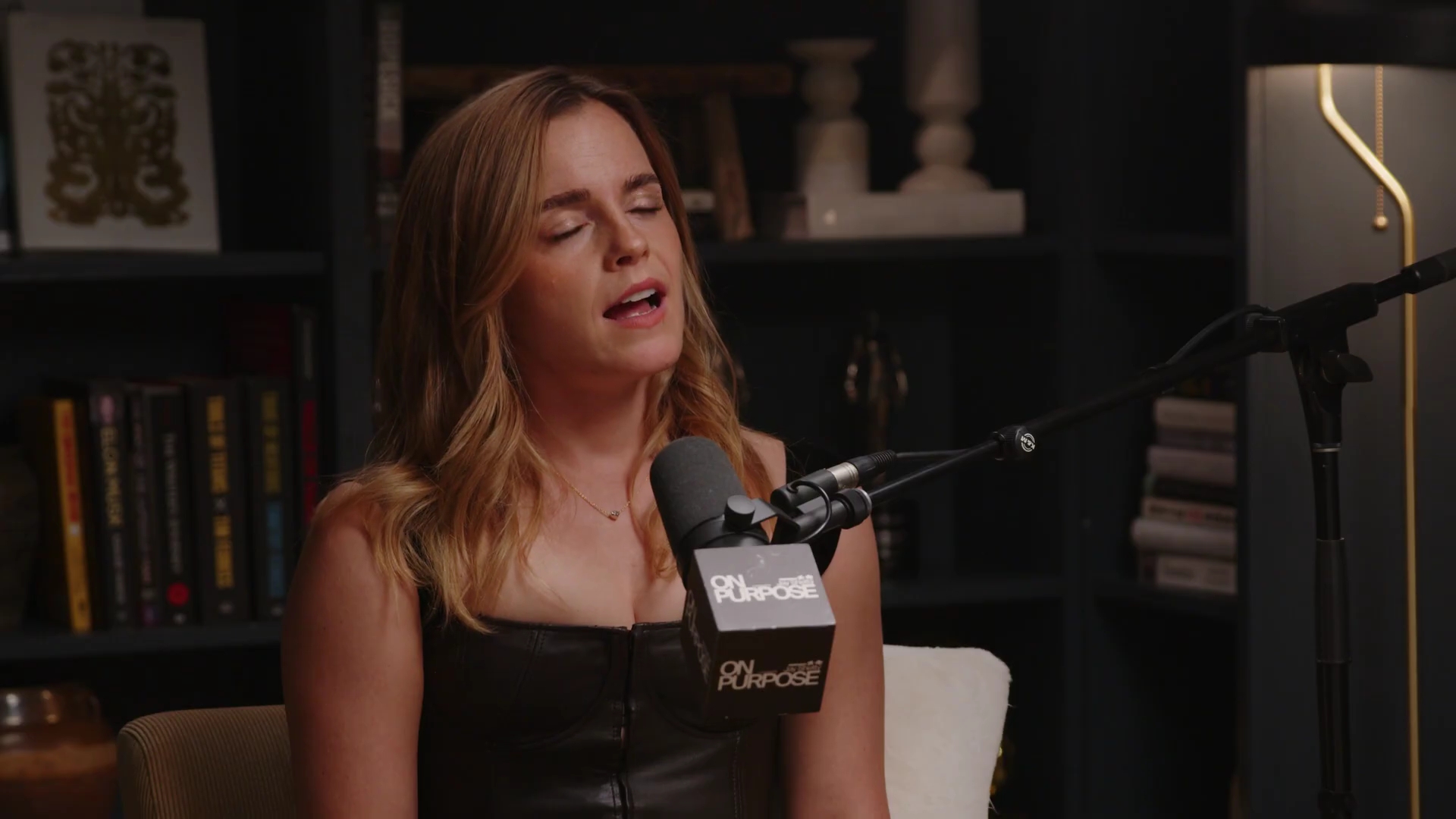 EmmaWatsonFan-dot-nl_2025OnPurposeWithJayShetty0936.jpg