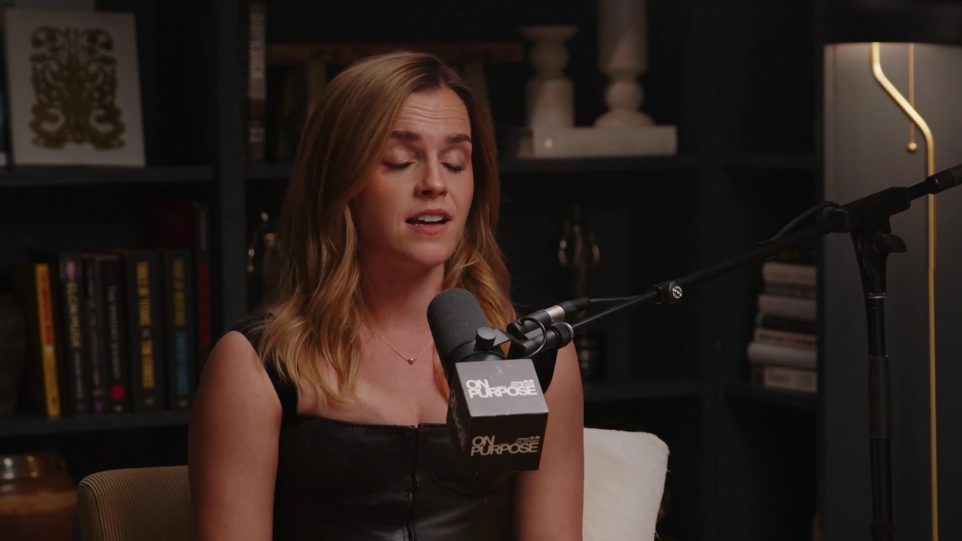 EmmaWatsonFan-dot-nl_2025OnPurposeWithJayShetty1559.jpg