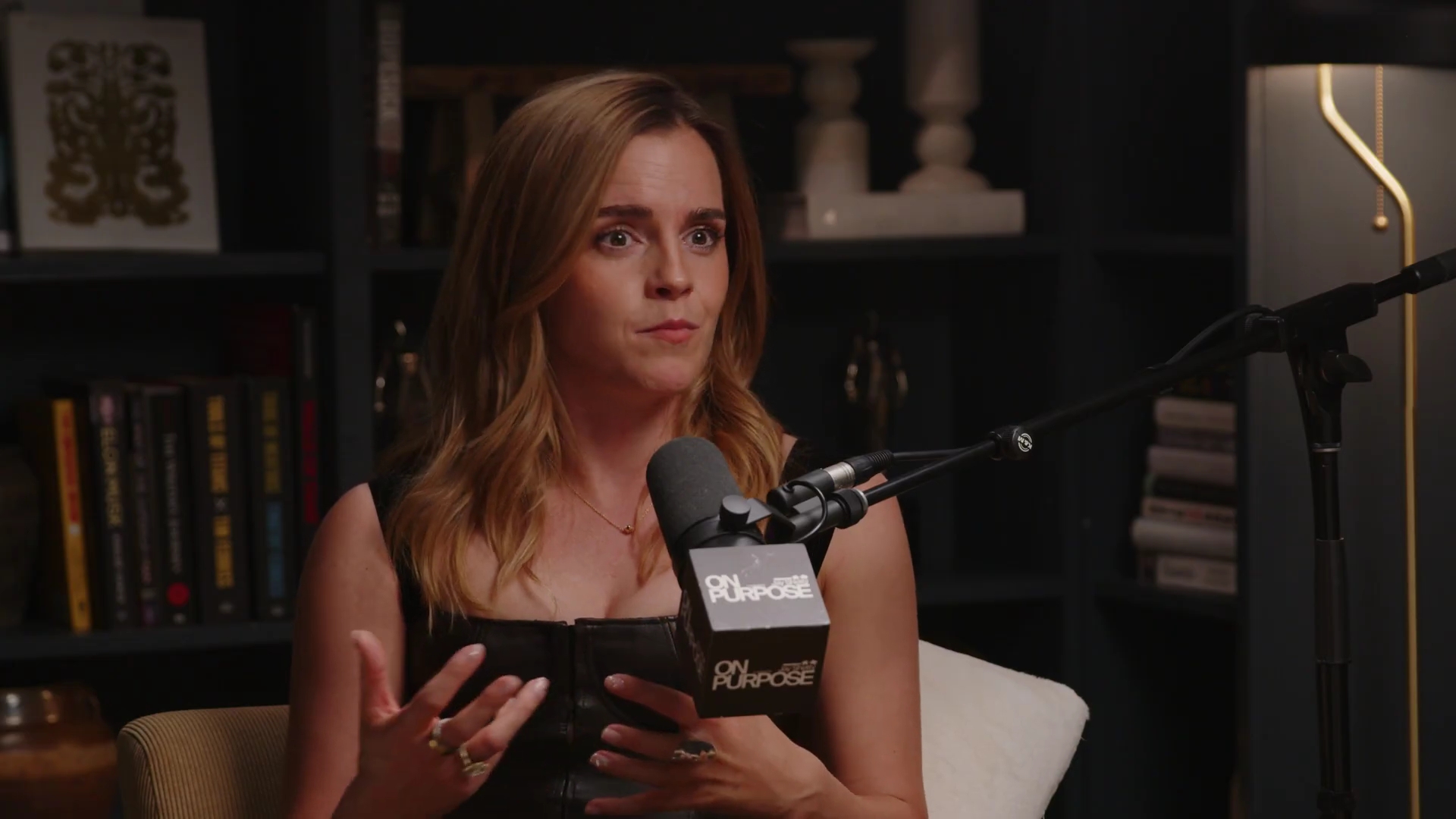 EmmaWatsonFan-dot-nl_2025OnPurposeWithJayShetty1830.jpg