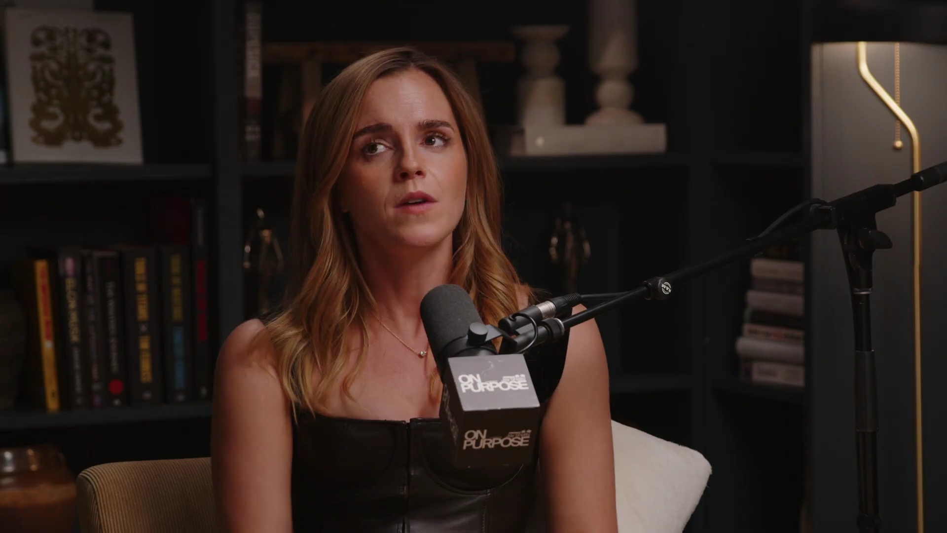 EmmaWatsonFan-dot-nl_2025OnPurposeWithJayShetty2009.jpg