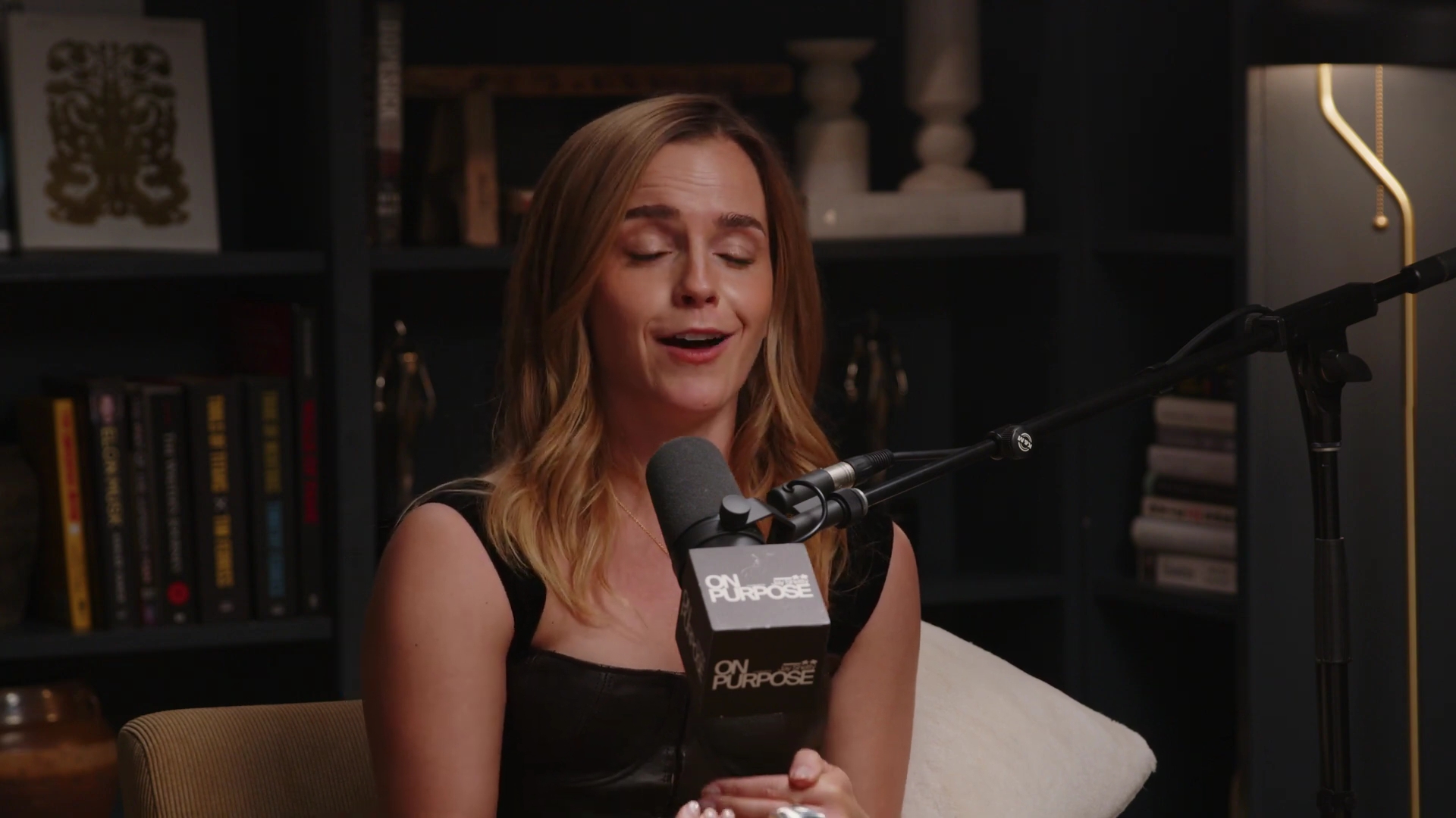 EmmaWatsonFan-dot-nl_2025OnPurposeWithJayShetty2439.jpg