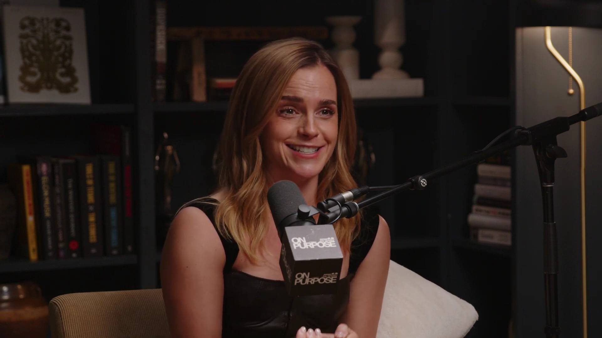EmmaWatsonFan-dot-nl_2025OnPurposeWithJayShetty2440.jpg