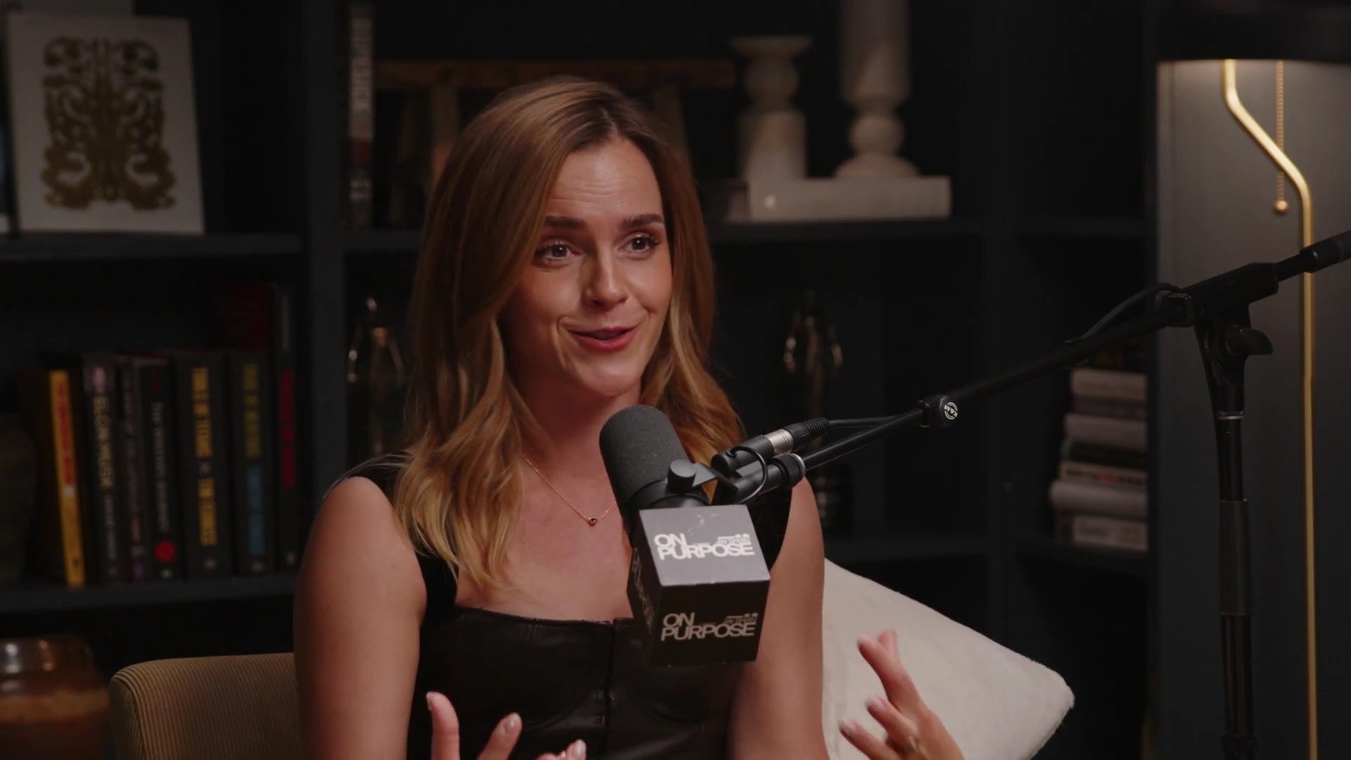 EmmaWatsonFan-dot-nl_2025OnPurposeWithJayShetty2450.jpg