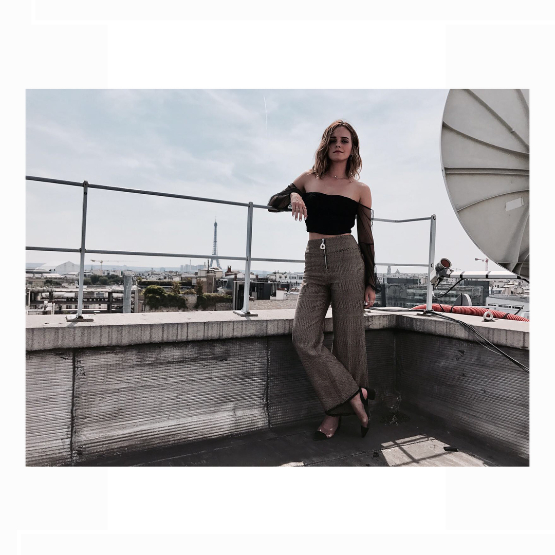 23 juni 2017: Le Bristol makes its own honey on the roof! 🇫🇷 🐝 ❤ 
The @edun trousers are created by artisans in Burkina Faso, featuring a zipper made from recycled brass. EDUN is building long-term, sustainable growth opportunities by supporting manufacturers, community-based initiatives and partnering with African artists and artisans.
Top is @breelayneofficial and made in downtown LA by local artisans from mesh and lined in silk. Both materials were leftovers discarded by other designers, and were bought to recycle and repurpose in new garments. For every item sold, a tree is planted.
Bag made in a family-owned factory in Alicante, Spain by @m2malletier. The factory was opened in 1981 by shoe designer Jaime Romero and his wife. Today, 25 artisans from the local town of Sax work in the factory and have been working there for at least 15 years. Everything is handcrafted using skills and traditions which have been passed down generations.
Shoes @creaturesofcomfort, crafted in a small factory just outside of Florence. Creatures of Comfort recently participated in #womentogether and #whyimarch campaigns donating a portion of its proceeds to Planned Parenthood and the ACLU and SPL Center. The brand is also participating in a campaign headed by Women for Women International that supports women in war zones.
@shiffonco jewellery made in New York City. Half the profit from Shiffon's pinky ring collection and 10% of profits from all other Shiffon products directly fund seed grants for female entrepreneurs and companies that promote the well-being of women. Through partnering with One Young World, Shiffon has been able to reach a growing group of young innovators across the globe.
All fashion info verified by @ecoage 
All beauty brands are cruelty-free and formulated using both natural, mineral and organic ingredients.
Beauty info verified by @contentbeauty
