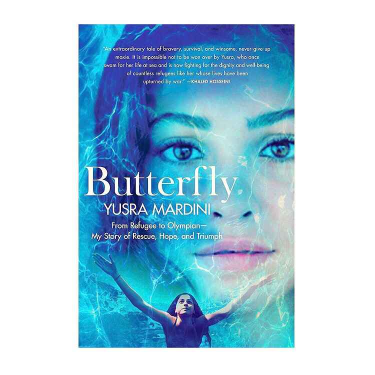 25 juli: 🏊🏽‍♀️💦🏅 I recently met Olympic swimmer, Yusra Mardini, from Syria who represented the first-ever Refugee Olympic Team in the Rio 2016 Olympics. 🦋✊🏽🏆
•••
Yusra has an incredible story: she fled the war in Syria with her sister, and was part of a group trying to reach Greece by boat. When the motor failed, Yusra, her sister and two others swam in open water for more than three hours to stop their dinghy from capsizing, saving the lives of 20 people. She is now the youngest ever UNHCR @refugees Goodwill Ambassador, and you can all read her incredible story in her autobiography, 🦋 Butterfly 🦋.
•••
It was so inspiring to meet you @mardiniysra and I wish you all the best training for 2020! #withrefugees #sheplayswewin #ThisGirlCan

