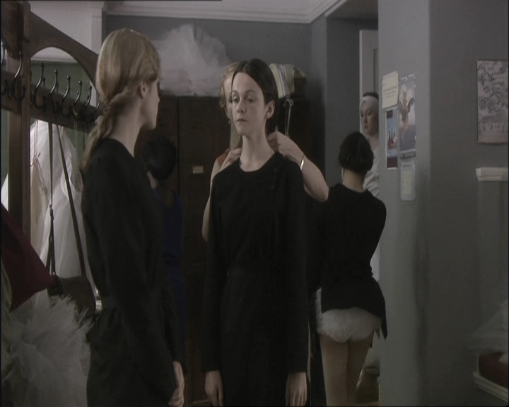 EmmaWatonFan-dot-nl_BalletShoes1324.jpg