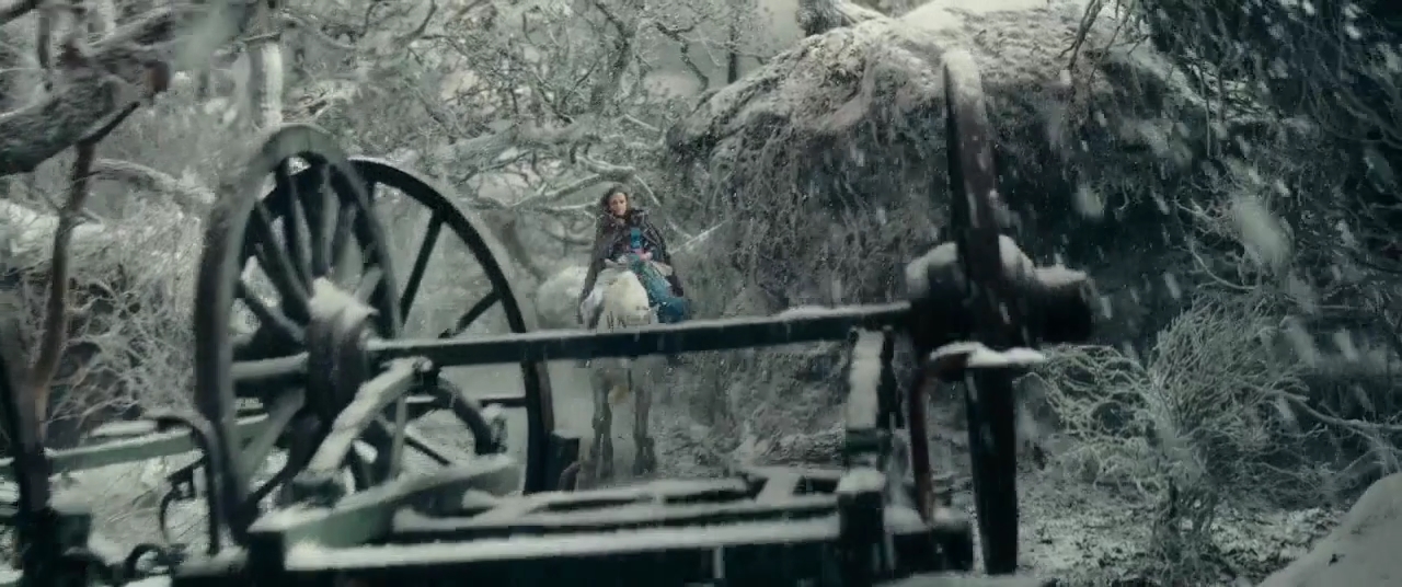 EmmaWatsonFan-dot-NL_BeautyAndtheBeast1296.jpg