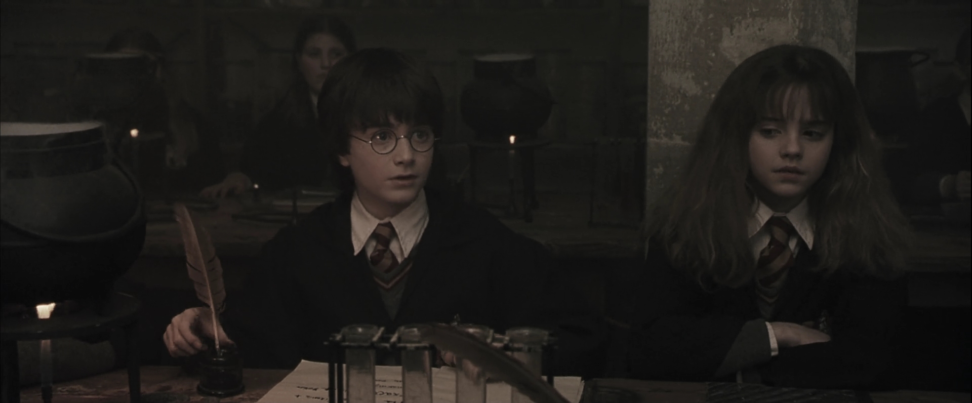 EmmaWatsonFan-dot-nl_HarryPotterandthePhilosophersStone0982.jpg EmmaWatsonFan-dot-nl_HarryPotterandthePhilosophersStone0982.jpg