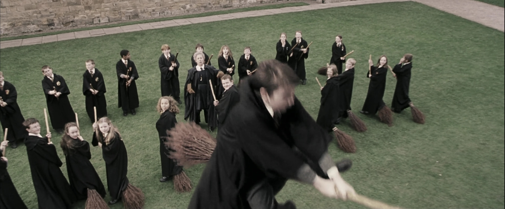 EmmaWatsonFan-dot-nl_HarryPotterandthePhilosophersStone1306.jpg EmmaWatsonFan-dot-nl_HarryPotterandthePhilosophersStone1306.jpg