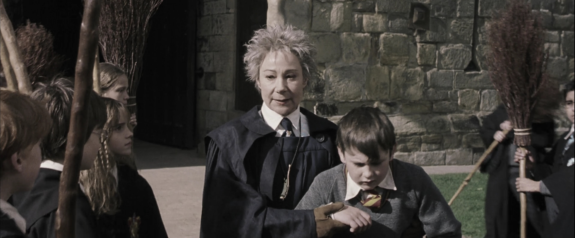 EmmaWatsonFan-dot-nl_HarryPotterandthePhilosophersStone1365.jpg