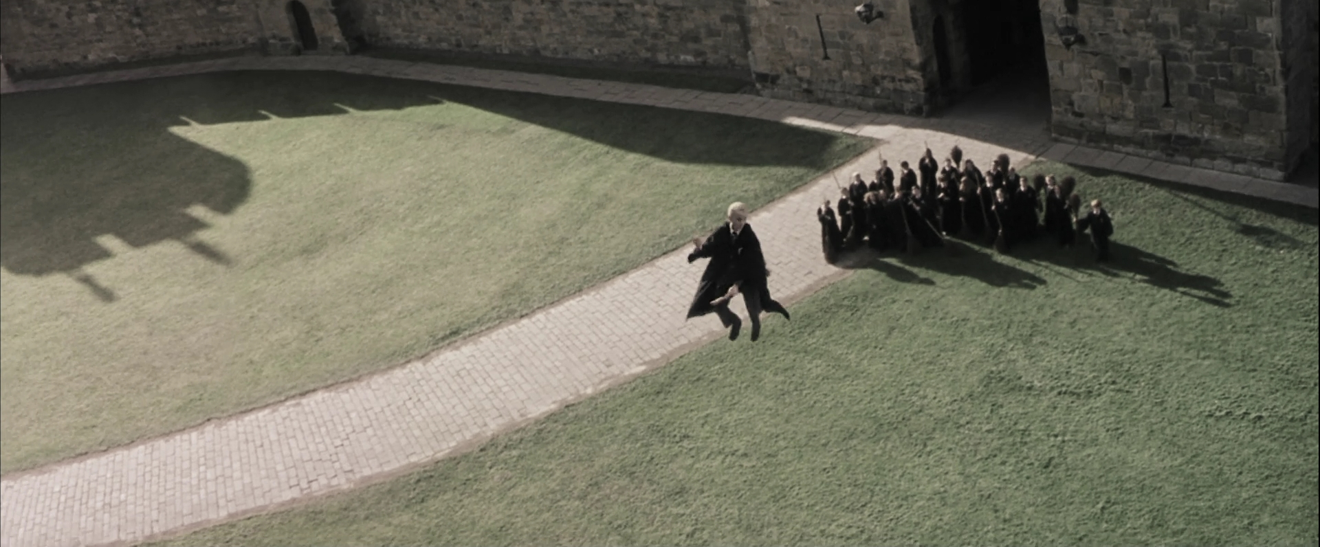 EmmaWatsonFan-dot-nl_HarryPotterandthePhilosophersStone1390.jpg EmmaWatsonFan-dot-nl_HarryPotterandthePhilosophersStone1390.jpg