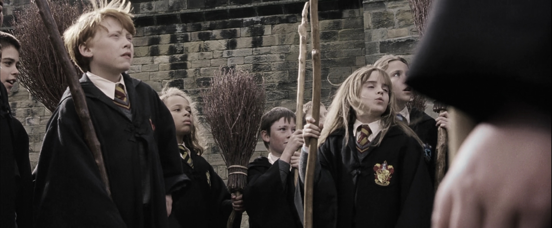 EmmaWatsonFan-dot-nl_HarryPotterandthePhilosophersStone1403.jpg EmmaWatsonFan-dot-nl_HarryPotterandthePhilosophersStone1403.jpg