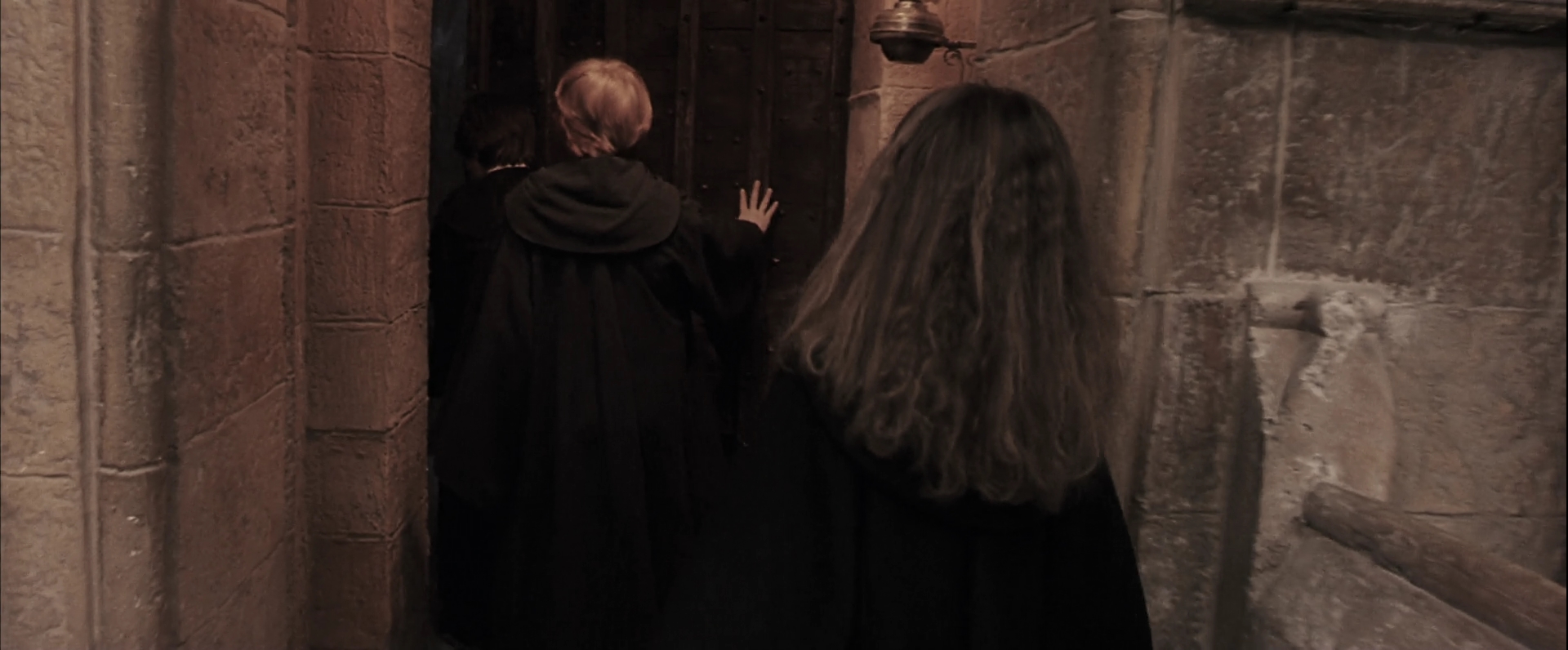 EmmaWatsonFan-dot-nl_HarryPotterandthePhilosophersStone1589.jpg EmmaWatsonFan-dot-nl_HarryPotterandthePhilosophersStone1589.jpg