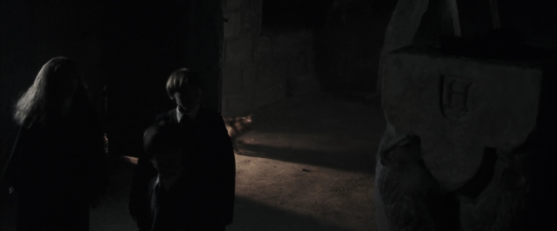 EmmaWatsonFan-dot-nl_HarryPotterandthePhilosophersStone1602.jpg EmmaWatsonFan-dot-nl_HarryPotterandthePhilosophersStone1602.jpg